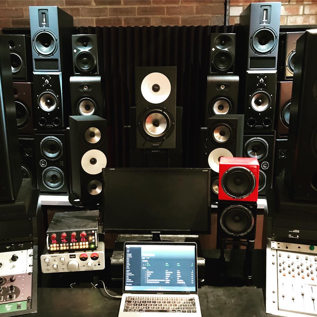 Always check in different monitors #musicproducer #musictech #london #audio #rgxproductions #mixing