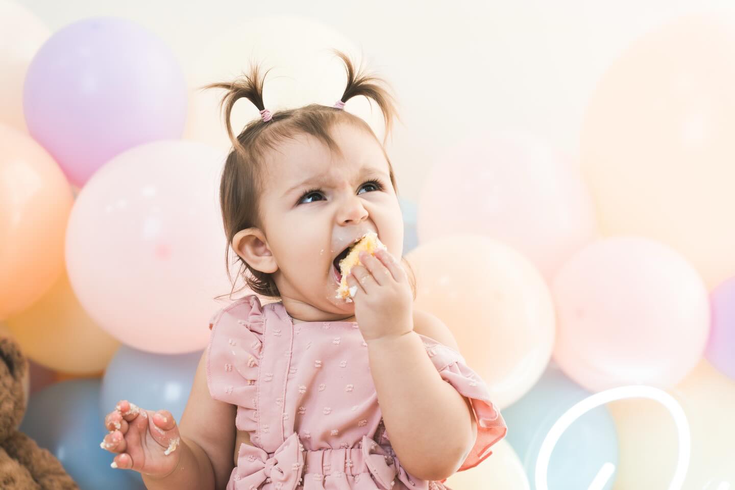 🥳 Esiste un modo migliore per festeggiare il giorno del tuo primo compleanno? NOOOO!
Irene ha festeggiato insieme a me e a un bellissimo e divertentissimo servizio smash cake il giorno del suo compleanno 🎂 🎈
vuoi realizzare anche tu questo servizio?
Scrivimi per info!
#smashthecake #serviziofotografico #peregosilviafotografa #familgia #amore