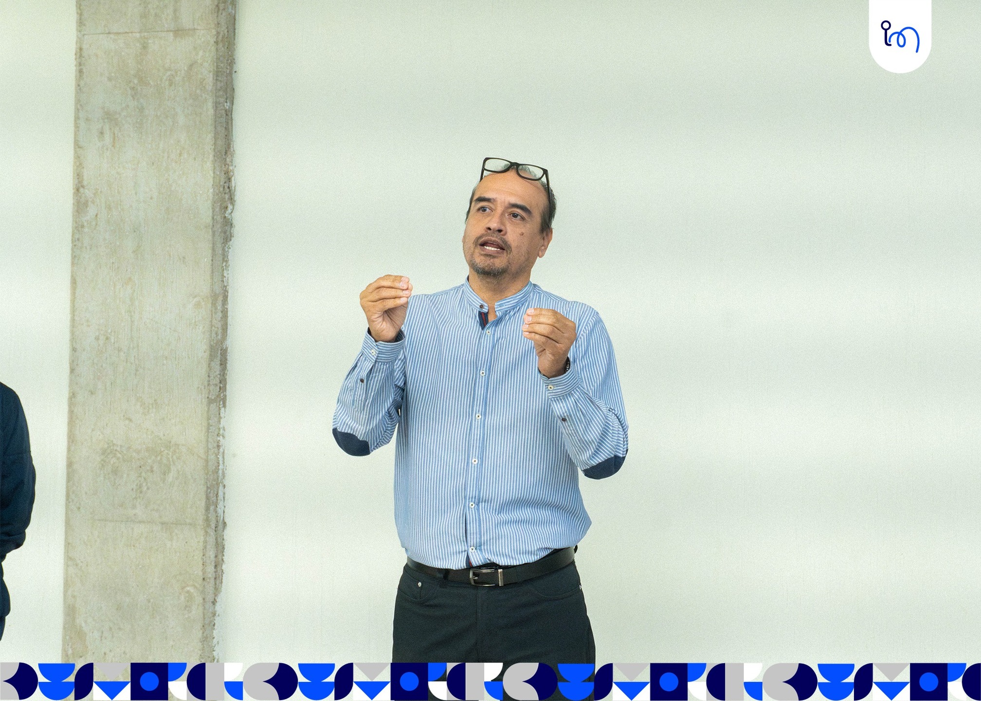 ¡Fortalecemos el Modelo de Educación Dual a través del Open House!
Como parte del proceso que las empresas deben seguir para integrarse al Modelo de Educación Dual, llevamos a cabo esta actividad en colaboración con el @cutlajo.
Este espacio permitió que 9 empresas de distintos sectores y estudiantes tuvieran su primer encuentro, generando un acercamiento estratégico, que marca el inicio de sus estadías de formación profesional dentro del entorno productivo.
Desde el Instituto MIND México, impulsamos una vinculación efectiva entre el sector productivo y la academia, enfocados en la formación práctica, pertinente y alineada a las necesidades reales de la industria, como la clave para el desarrollo de talento competitivo y altamente especializado.
Agradecemos a las empresas que se sumaron a este modelo, así como al CUTlajomulco por abrirnos sus puertas, y consolidar este espacio de colaboración que fortalece el futuro del talento en Jalisco.
Conoce más del Instituto MIND México en:
https://www.institutomindmexico.com/