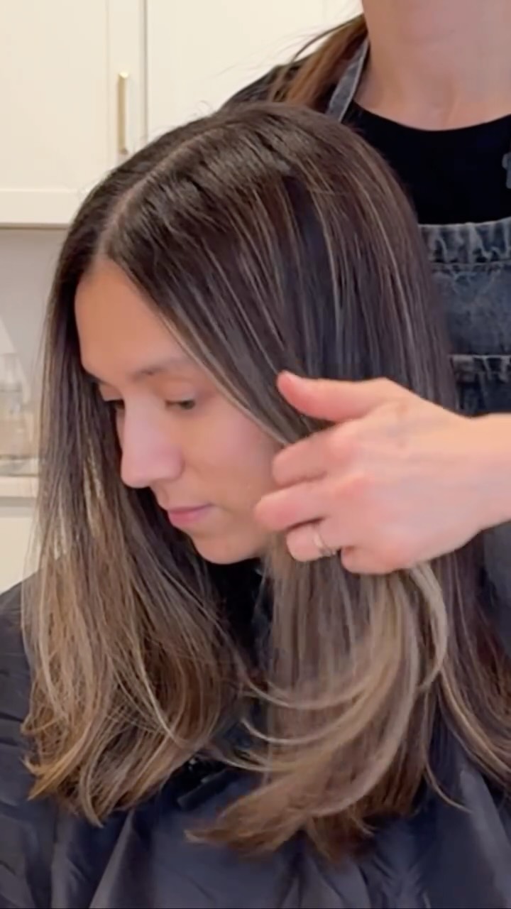 Always a good day when @tonifiisher is in my chair.💕 5 month growout and we just needed a gloss & a cut 💆🏼♀️
@allnutrient 8GI + 9V 🤌🏻