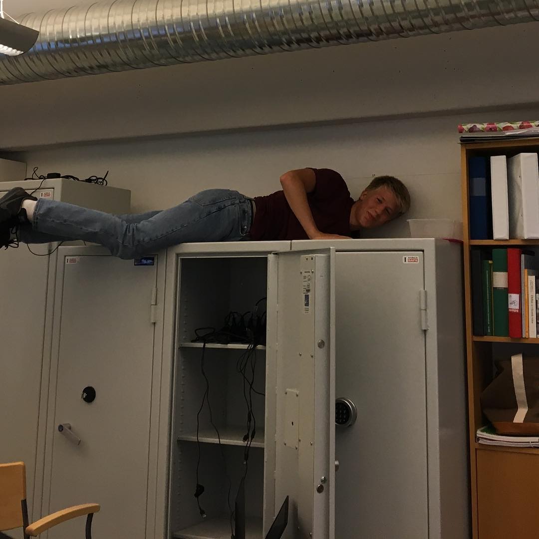 IT har fått en assistent i sommar. #sanktamariafolkhögskola #upplevfolkhögskola #studier