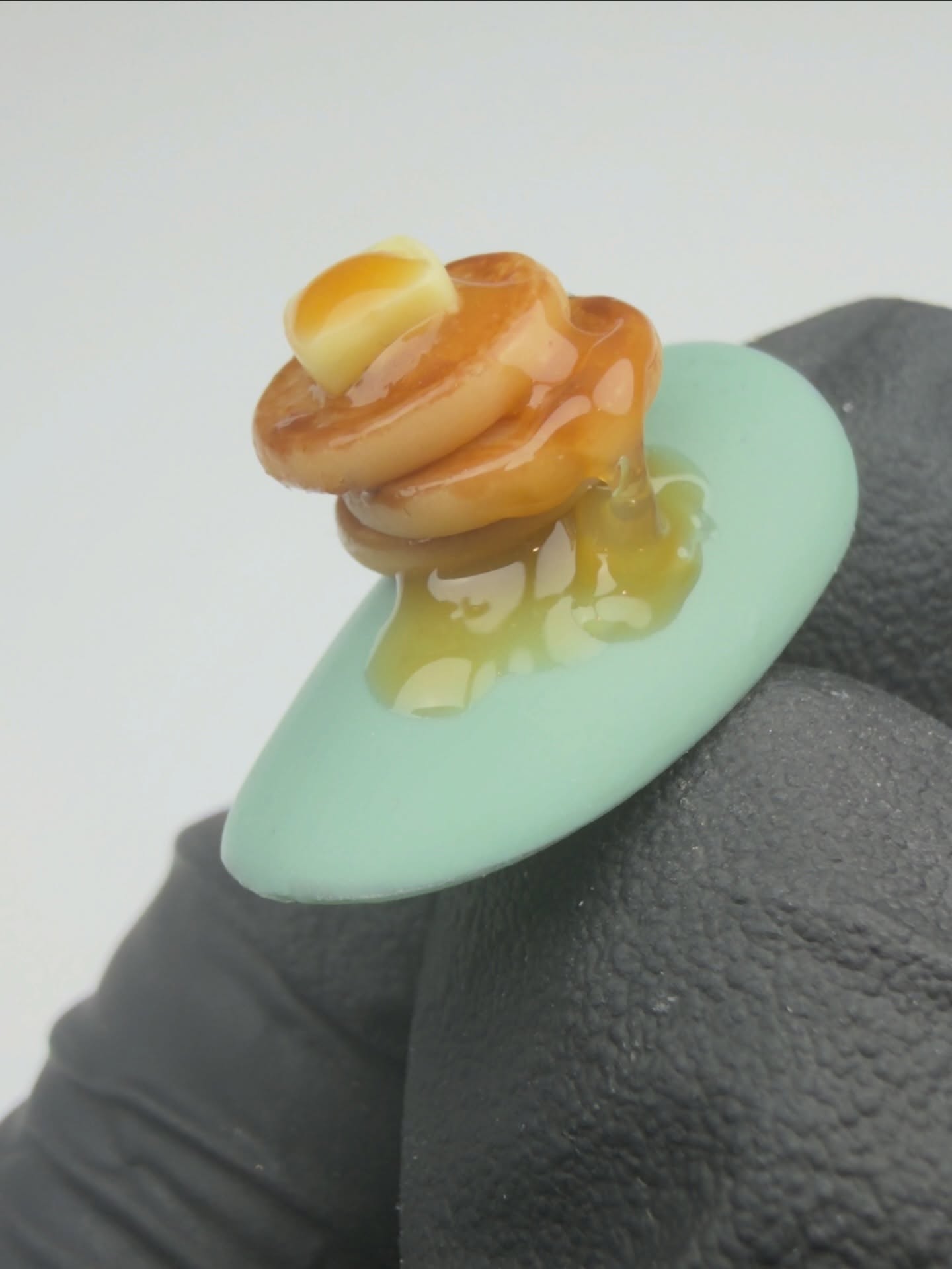 Pancakes anyone? Been loving creating minatures again thank you for bringing back the passion @katiebarnes.toolrange 🖤 #3dnails #3dnailart #3dgel #3dacrylic #nailart