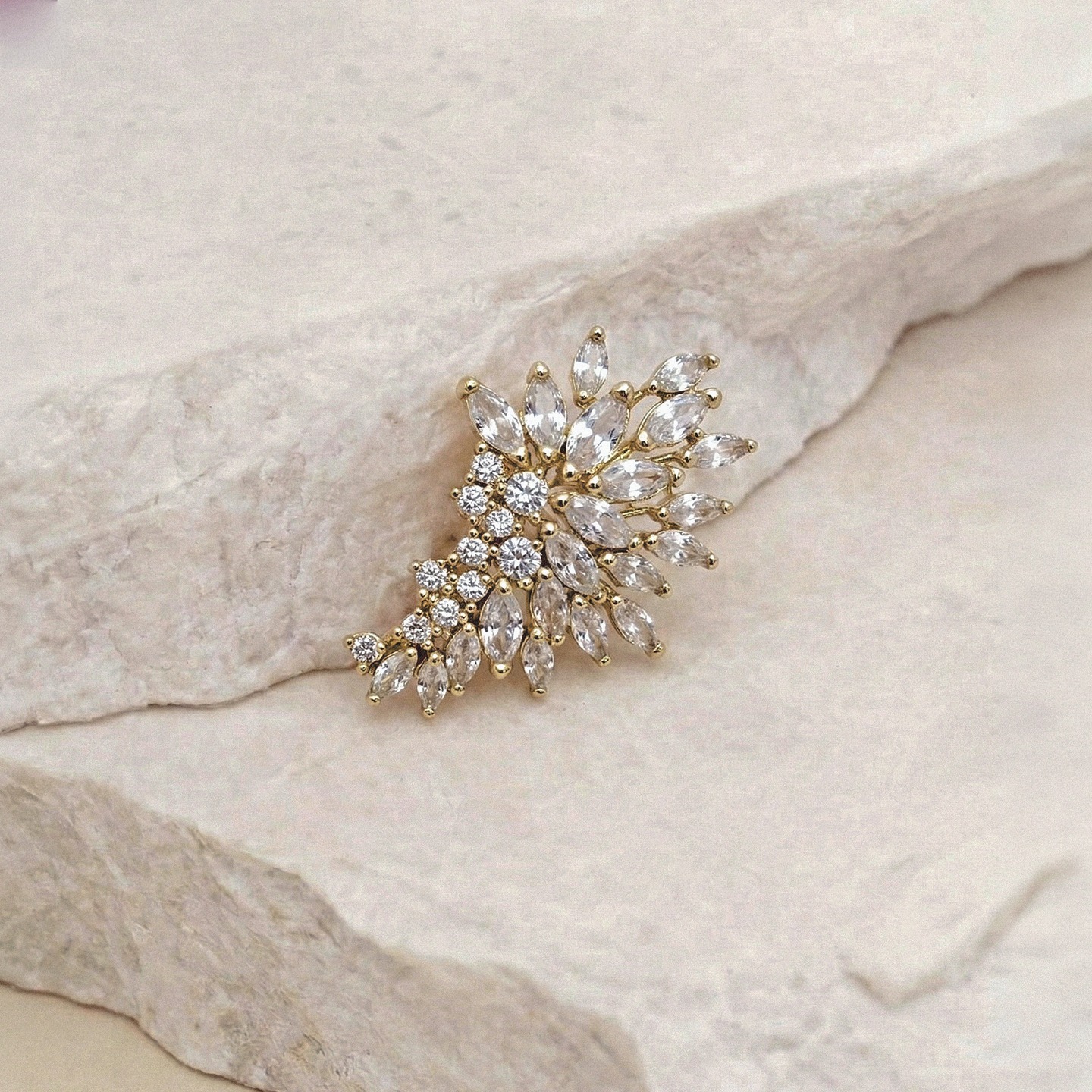 Ham taş.
Saf ışıltı.