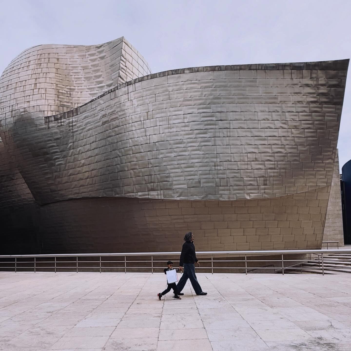 She just has the loveliest curves. #guggenheimbilbao