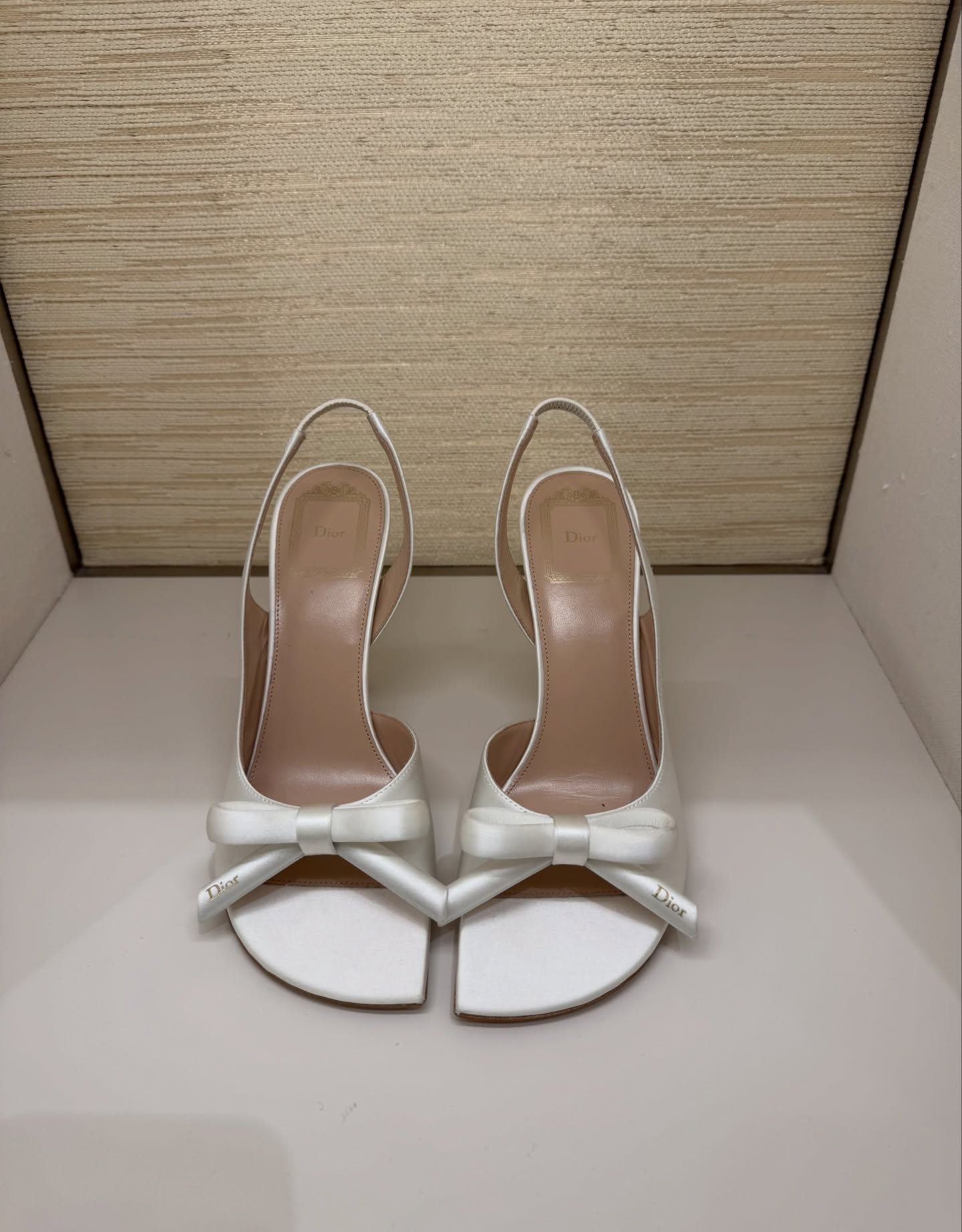 Spring/Summer has officially landed and here are afew of my favourites … we are seeing lighter colours, bows , embellishments, slingbacks and silhouettes that instantly elevate your wardrobe.
If you’re refreshing your shoe edit for the season, start here.
Which are your favourites ? Let me know in the comments below ⬇️
#PersonalStylistPicks #SS26 #NewIn #fashionaddict #shoelover