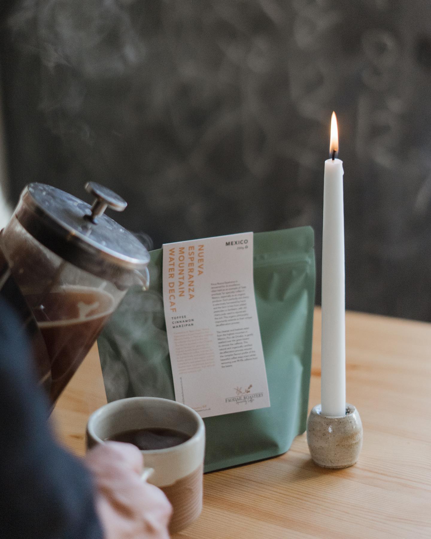 If you’re planning on ordering or gifting our coffee to enjoy over the festive period see dates below for info…..👇
*15th Dec - order by 1pm for UK postal delivery (we hope this gives enough time for your coffee to arrive in time for Xmas but with strike action in place we highly recommend the earlier the better for this one!)
*24th Dec - Partick Farmers Market - we will be at the farmers market on Xmas Eve, 10-2pm so if you are local feel free to pre-order by 23rd on the website and collect in person!
📸 @otagostreetcollective