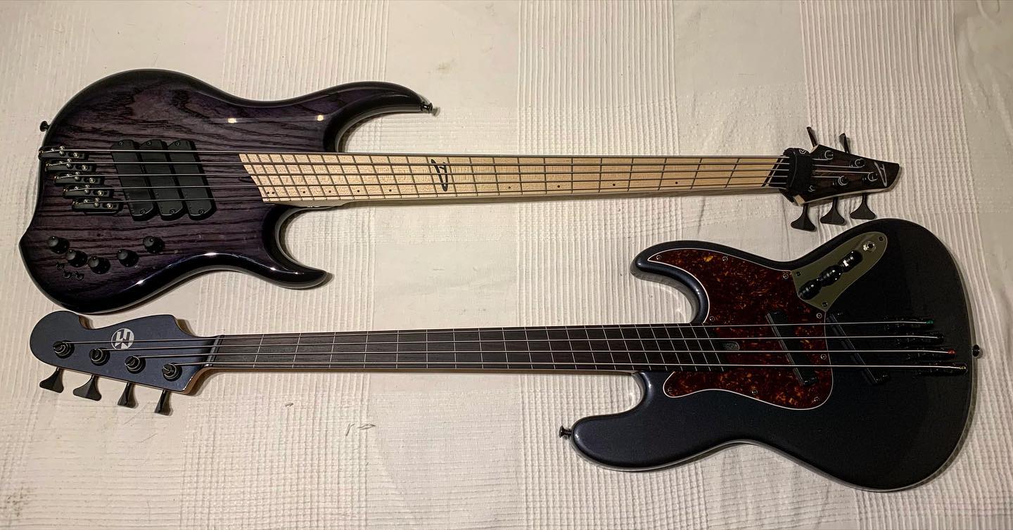 The fanned fret twins- Tools of the trade!
#dingwallbasses #fannedfretbass #maruszczykinstruments #fretlessbass #progrockband #progrock #taskaha_official