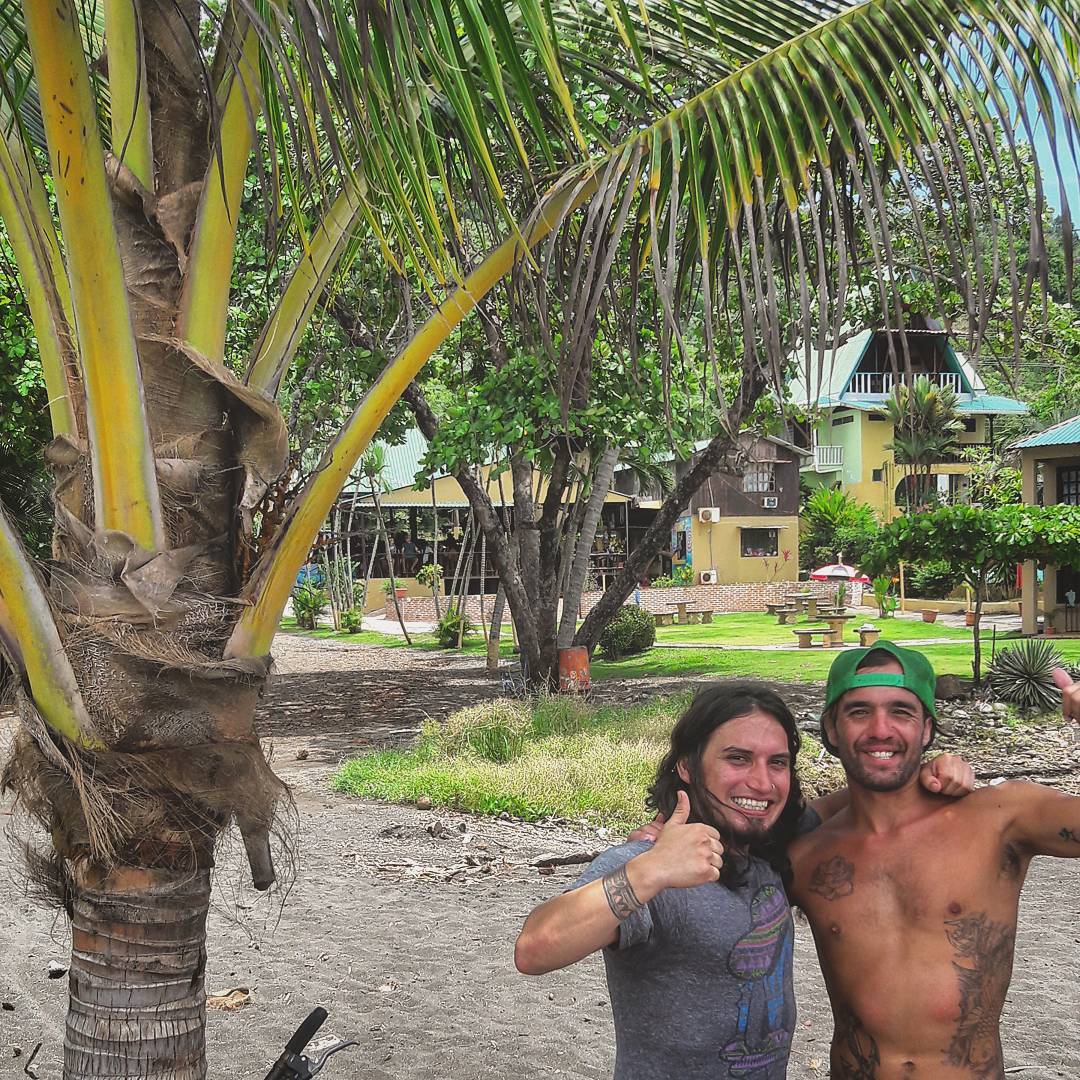 Today free day for surfing! Good friends and chillin time.. #mangisferacrew