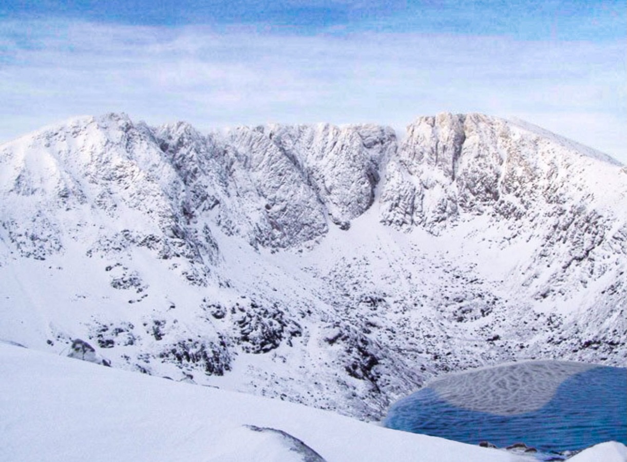 Another one from the archives, back from my winter mountaineering days on Lochnagar. This particular day it was New Year’s Eve and I was spending New Year at the University Hut Alltnaguibhsaich (or Allt-na-G for short) with my university mountaineering club, Aberdeen Universities very own Lairig Club. I walked up to the summit and down on my own (I was even by this point a very experienced mountaineer) on a perfect still, crisp day. One of the many, many times I have been up Lochnagar. It’s a fabulous mountain! #lochnagar #cairngorms #landscapephotography #scottishmountains #scottishmountaineering