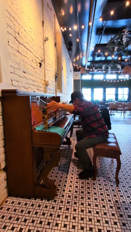 Calling the piano tuner just has a π«π¦ π―π¦ π΄π’πͺπ΄ π²πΆπ°πͺ about it. #LAMPLIGHTPIANOSERVICE #pianotechnician
@petrichor_social