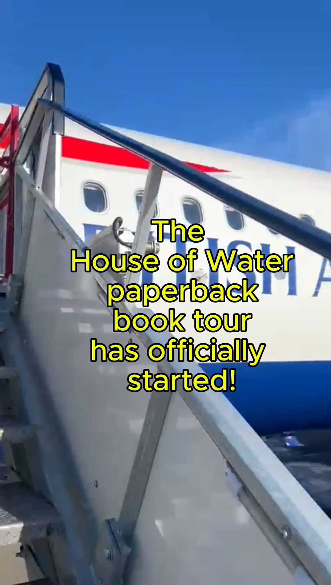 Great to be back on the road, rail and in the air again as The House of Water paperback tour kicks off. Thanks for the brilliant welcome at Granite Noir. Tonight I’m in Mumbles, Swansea - tour info & ticks on my website and would love to see you there! 💙
#authorlife
#booksbooksbooks
#thehouseofwater
#crimethriller