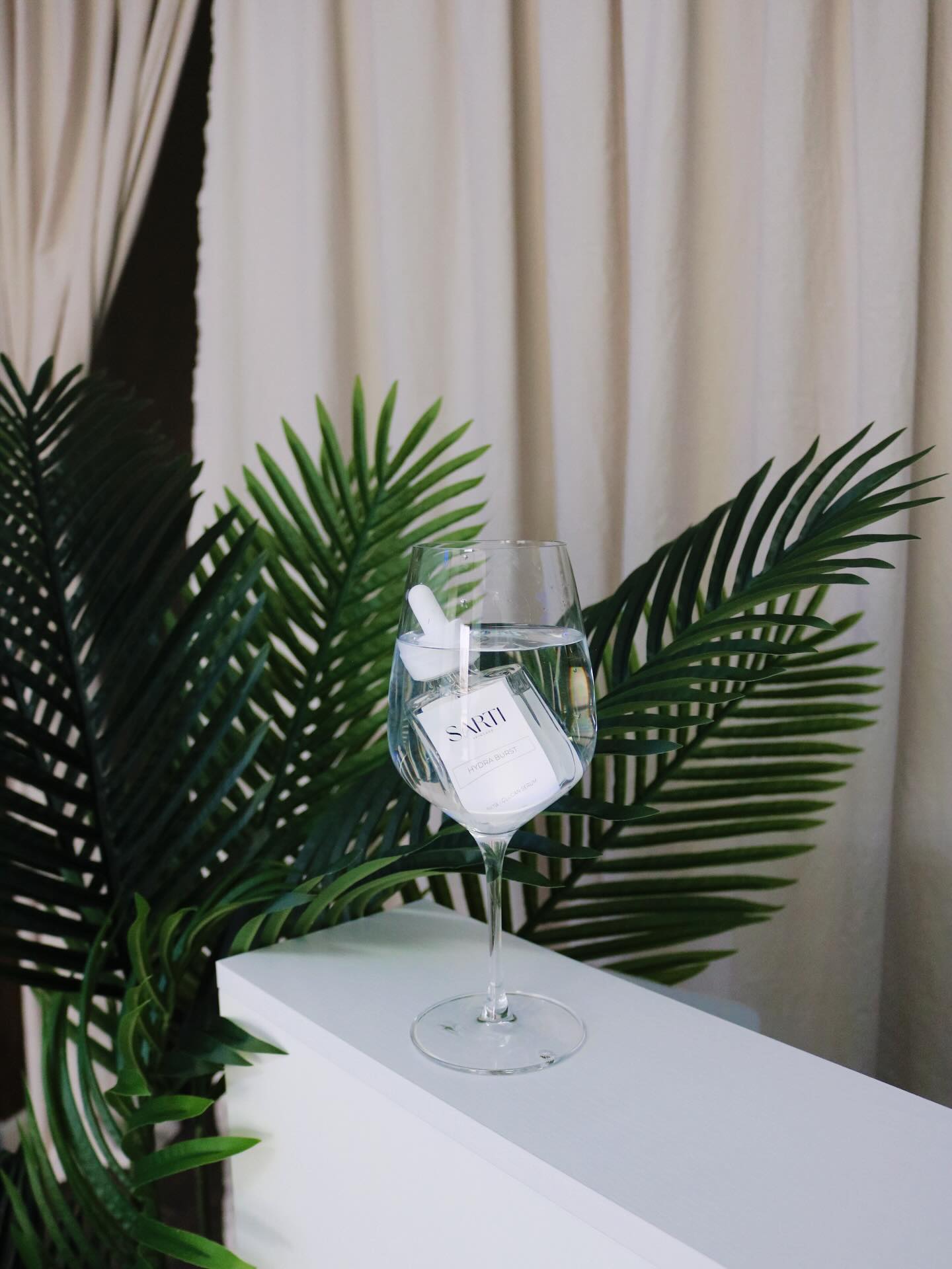 If your skin is dying for some hydration quench its thirst with HydraBurst Serum 🌊🌿
HydraBurst is a #betaglucan serum that provides deep moisture 20% more than hyaluronic acid can. It’s rich in antioxidants and amino acids like watermelon and apple extract to protect the skin from premature aging all while hydrating you and calming inflammation!
Layer this after a hydrating toner like Moisture Mist or after exfoliating serums, before moisturizers🩵
You can purchase this serum in person at the spa or on SartiSkincare.com