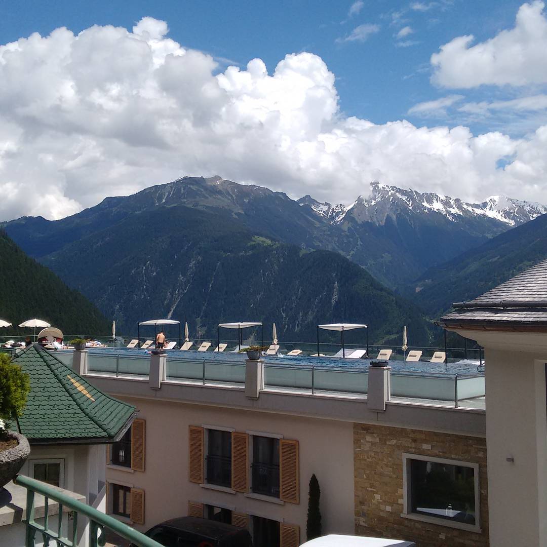 Auf der Suche nach den neuen Beautyhighlights!! Hier: Stock Resort Finkenberg #welness#urlaub#sport#stockresort#zillertal#Beauty#Salzburg#finkenberg#schönheit#stockresortzillertal