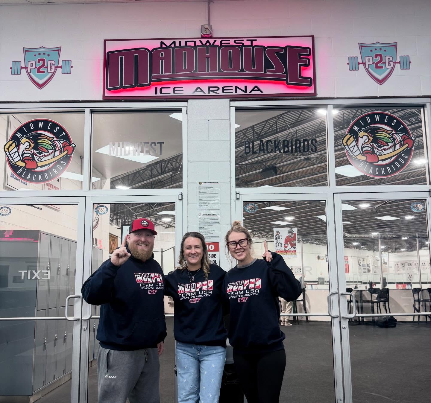 There were a lot of @abbeyy18murphyy fans at the rink today! Congratulations to our favorite GOLDEN Gopher and the entire @usahockey team!