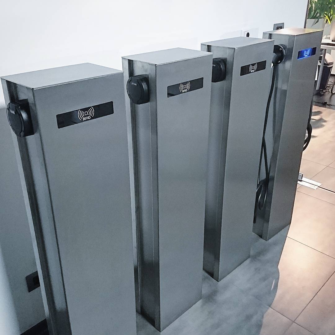 #ac #chargers #go #green #2x22kwcharger #inox #box #tesla #nissan #leaf #zeroemission #zeroemissions #electric #car #charger #accharger