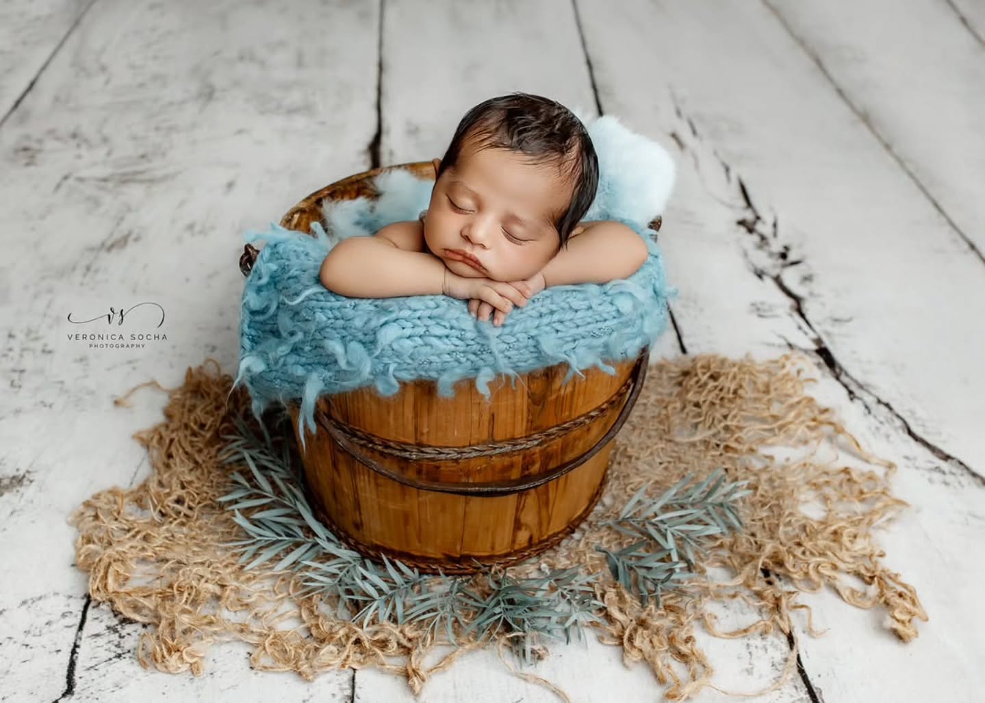 ✨ Adhrit 🤍 A Little Dream Come True ✨
Some sessions are simply unforgettable… and Adhrit’s newborn session was exactly that.
Curled up so peacefully in this beautiful wooden bowl, wrapped in the softest blue textures, he slept through it all like a tiny angel. Every little detail — his delicate eyelashes, those perfectly folded hands, the calm expression on his face — reminds us just how precious these first days are.
Newborn photography is about more than just beautiful images.
It’s about freezing time.
Capturing how tiny they once were.
Holding on to a stage that passes far too quickly.
If you’re expecting or have recently welcomed your little one, now is the perfect time to secure your newborn session. The best time to photograph babies is within the first 2-3 weeks while they are still sleepy and curled.
📍 Swindon Newborn Photographer
📅 Limited availability each month
Message me to reserve your due date and let’s create something beautiful for your family 🤍
____________________________________________
📸 https://www.veronicasphotography.com/contact