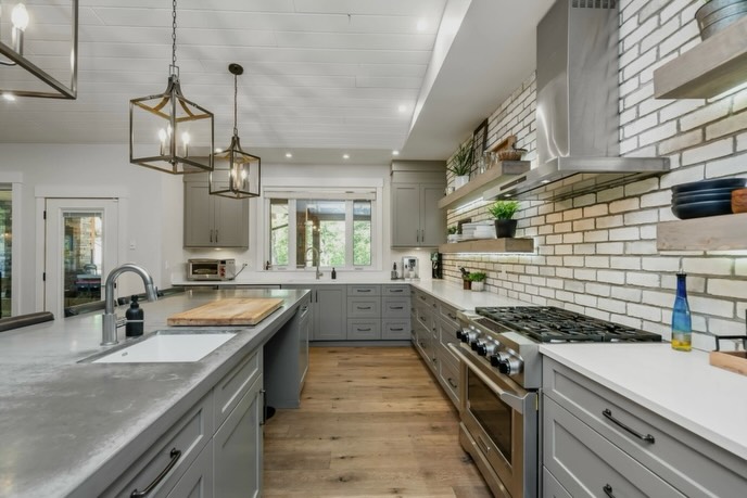 A few kitchens built by Iron Rose Home Builders.
From bright and modern to warm and timeless—quality from the ground up. #ironrosehomes