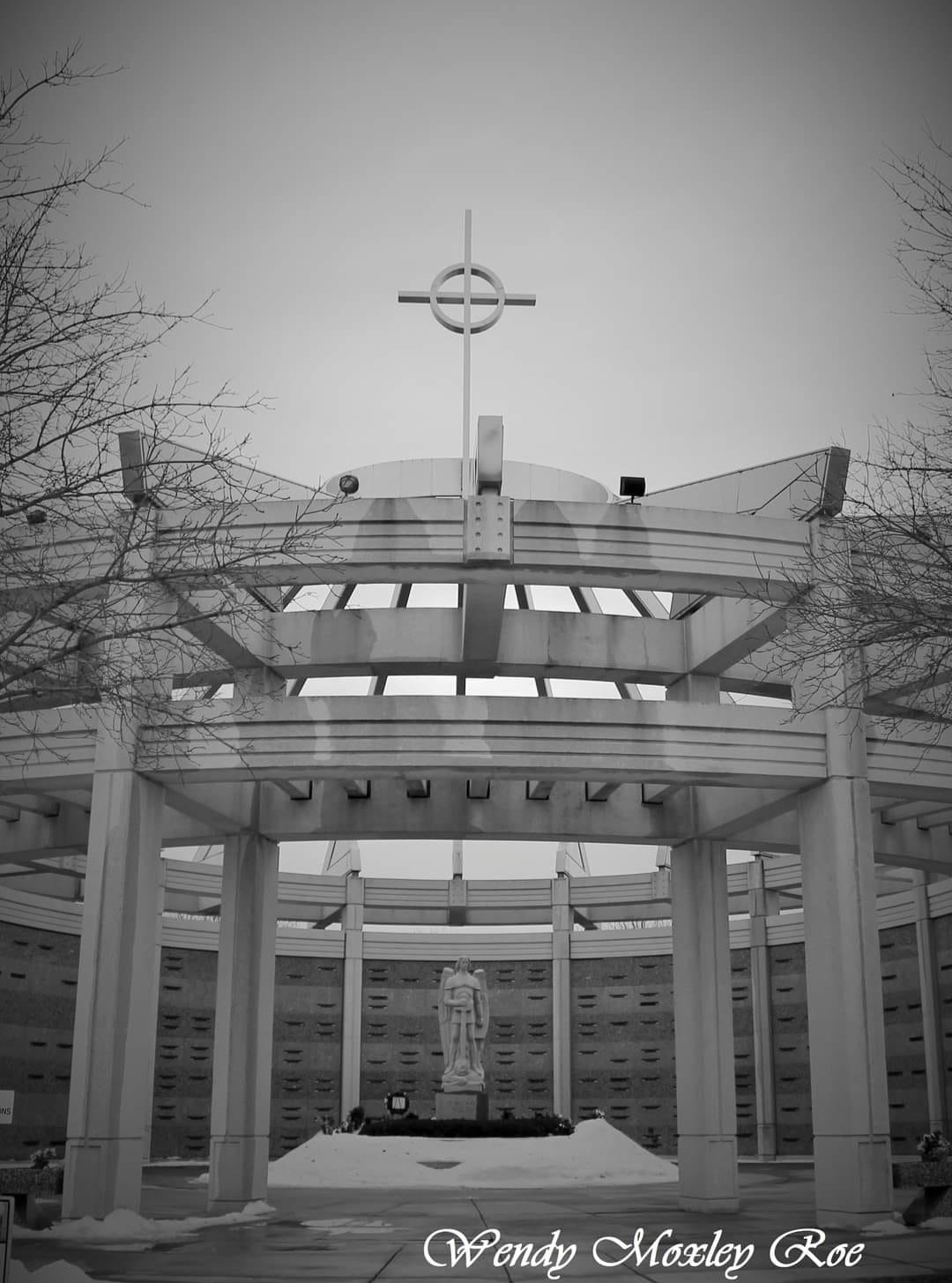 Holy Sepulchre Cemetery, Alsip, IL
#cemeteryphotography #holysepulchrecemetery #chicagocemeteries
#illinoiscemeteries #cemeterywandering #cemeteryexploring #blackandwhitephotography #cemeteryshots #cemeteryscene #tombstonetravels #taphophile