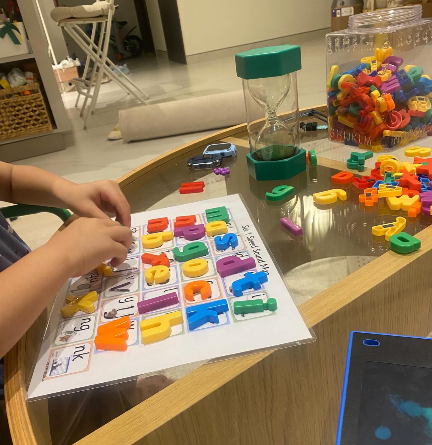 This week, our tutor introduced the story Whatever Next! by Jill Murphy, where the learner explored the text, discussed key events and made thoughtful predictions about what might happen next 📚🚀
To support fine motor development, the learner took part in beading activities - strengthening finger control and improving hand–eye coordination.
In Maths, the focus was on matching quantities to the correct numeral and beginning to identify numbers on a number line 🔢
During Phonics, the sounds m, a, s, d and t were introduced. Our learner practised matching letters to their corresponding sounds and showed great engagement throughout.
We love seeing confidence grow across all areas of learning each week 🧡
#dubaimums #dubaiparents #dubaifamilies #kidsindubai