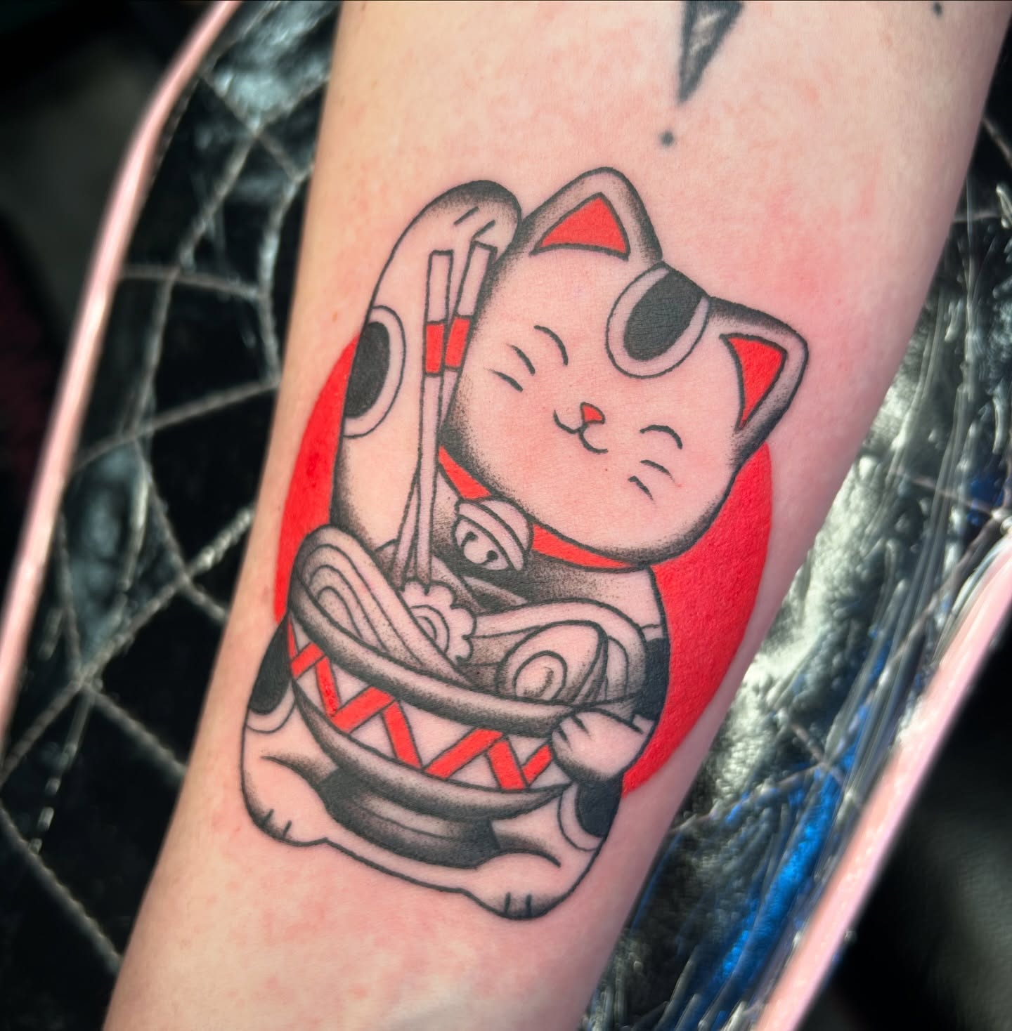 🖤 Some recent black n grey pieces of various subject matter 🖤
.
.
.
#ramentattoo #cattattoo #kittytattoo #pghtattooer #pittsburghtattooartist