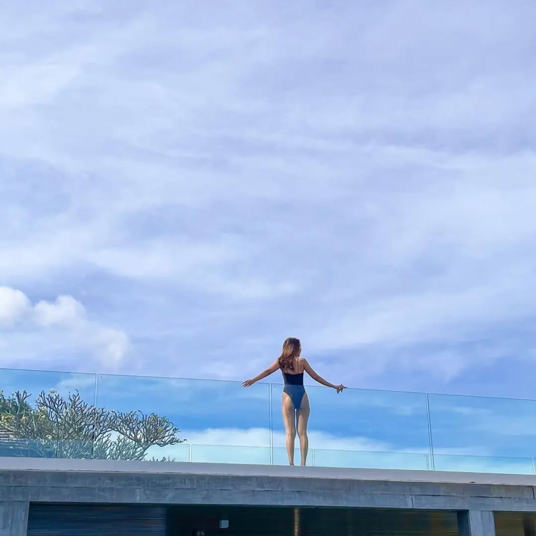 December bliss! ☀️🌴 @kaily.kai
.
.
.
.
#bluesiamvilla #bluesiamvillas #phuketvilla #surinbeach #phuket