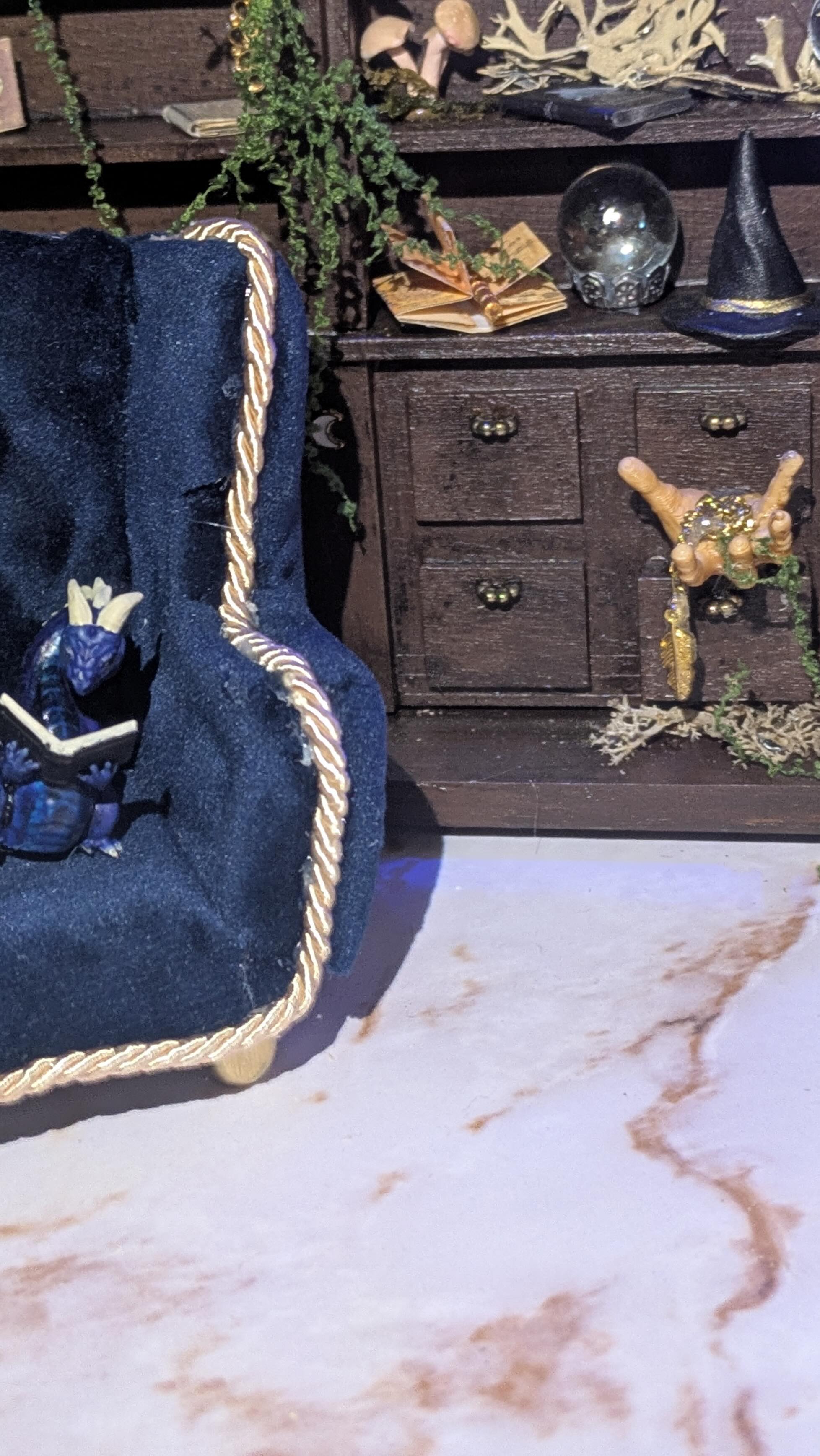 Miniatur Sessel selber Basteln? Hier findest Du Tipps und Tricks.
#basteln #leipzig #bastelkurs #Miniatur #sesselbasteln