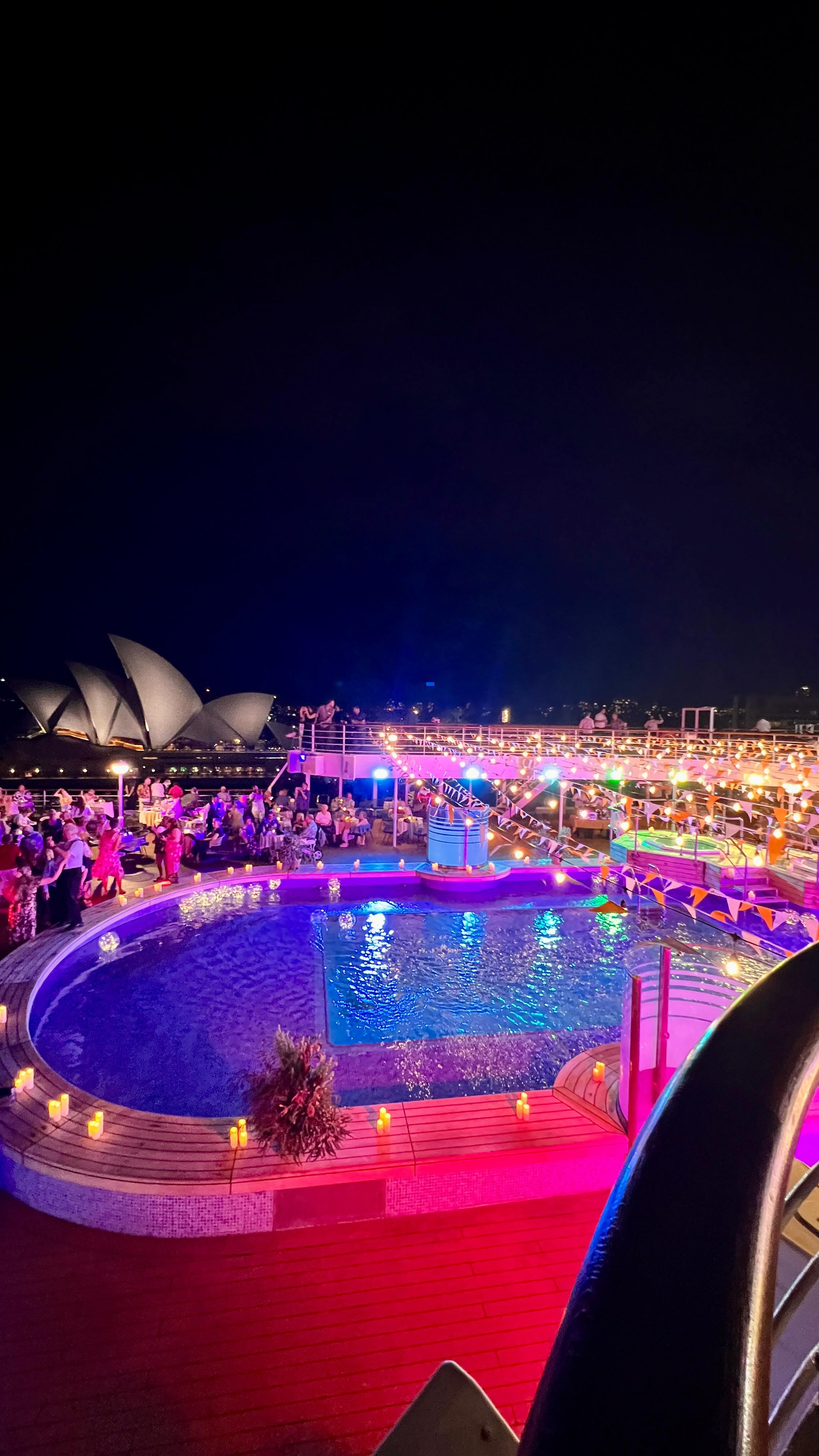 Sydney Harbour set the stage.
Our water sphere dancer shimmering aboard Arcadia, suspended between sea and skyline, turning an arrival into a statement.
High glamour. Harbour magic.
#ballerinainabubble #sydneyluxuryentertainment #sydneyrovingentertainment
thanks to @cirqularentertainment