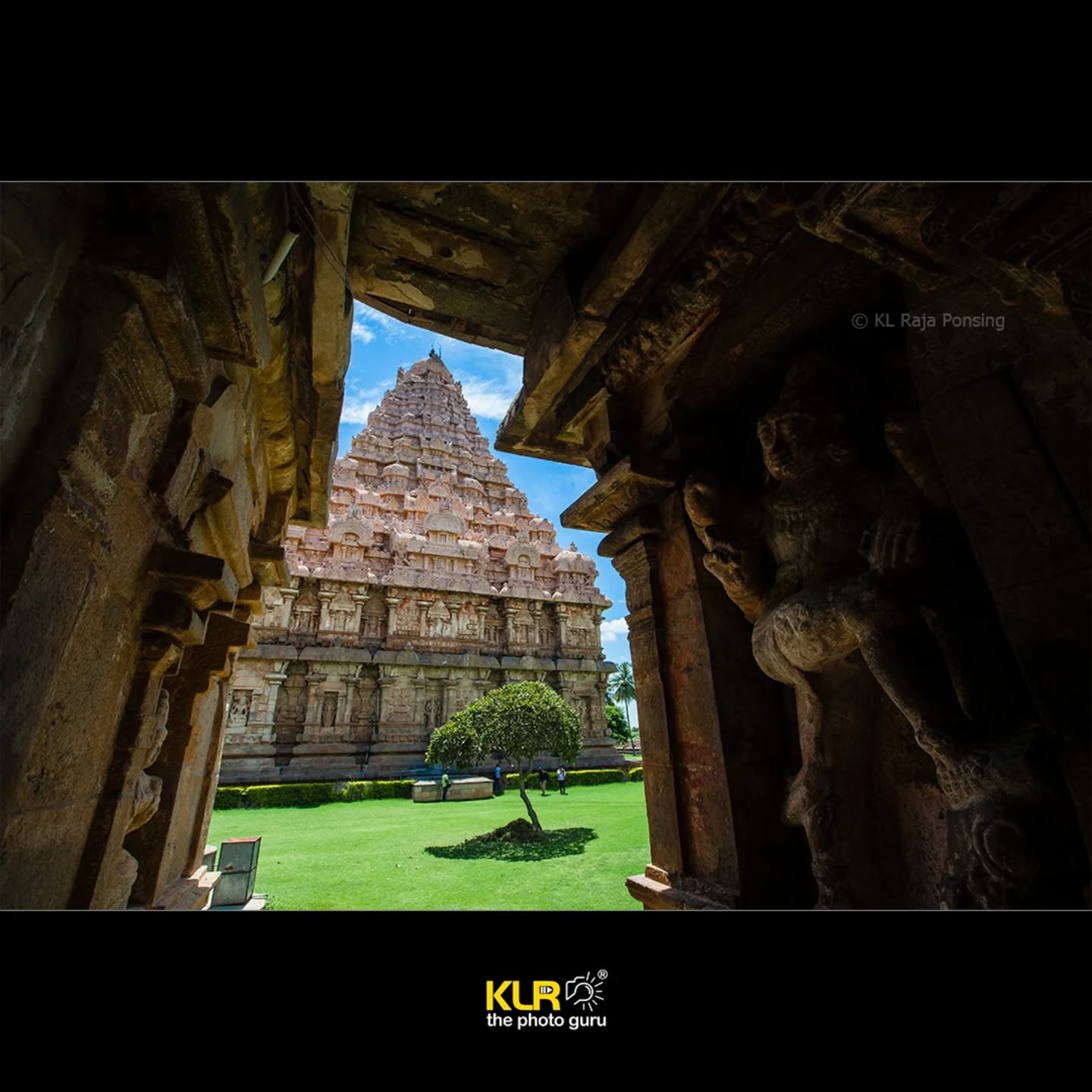 Can you guess the lens I used ?
#hindutemple #incredibleindia #sculpturesofinstagram #pov #indianmarvel #artinstone