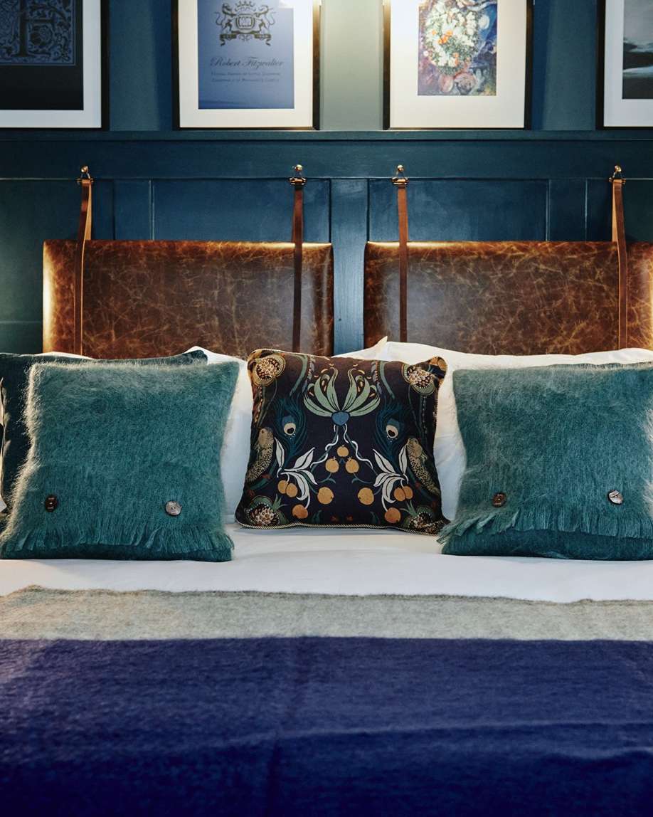 Something to look forward to this Spring - enjoy a stay with us! 🛏️🌿✨
Ease into the season with a leisurely Spring Stay with Bottomless Brunch with us at The Kings Arms.
Enjoy an overnight stay in one of our beautiful rooms, and a slow Sunday-style morning with late check-out at 12 noon. No alarms. No rushing. Just you, unwinding properly.
Brunch can be taken on your arrival or departure day - ideal for setting you up for a day of sightseeing or exploring the great Royal Historic Windsor Parks nearby.
🌸 This would make a great gift idea for Mother's Day 🌸
From £215 per room, per night
Available for stays between 16th February and 30th April 2026.
Available to book now on our website
See link in bio or visit direct:
https://www.thekingsarmsegham.co.uk/stay.html