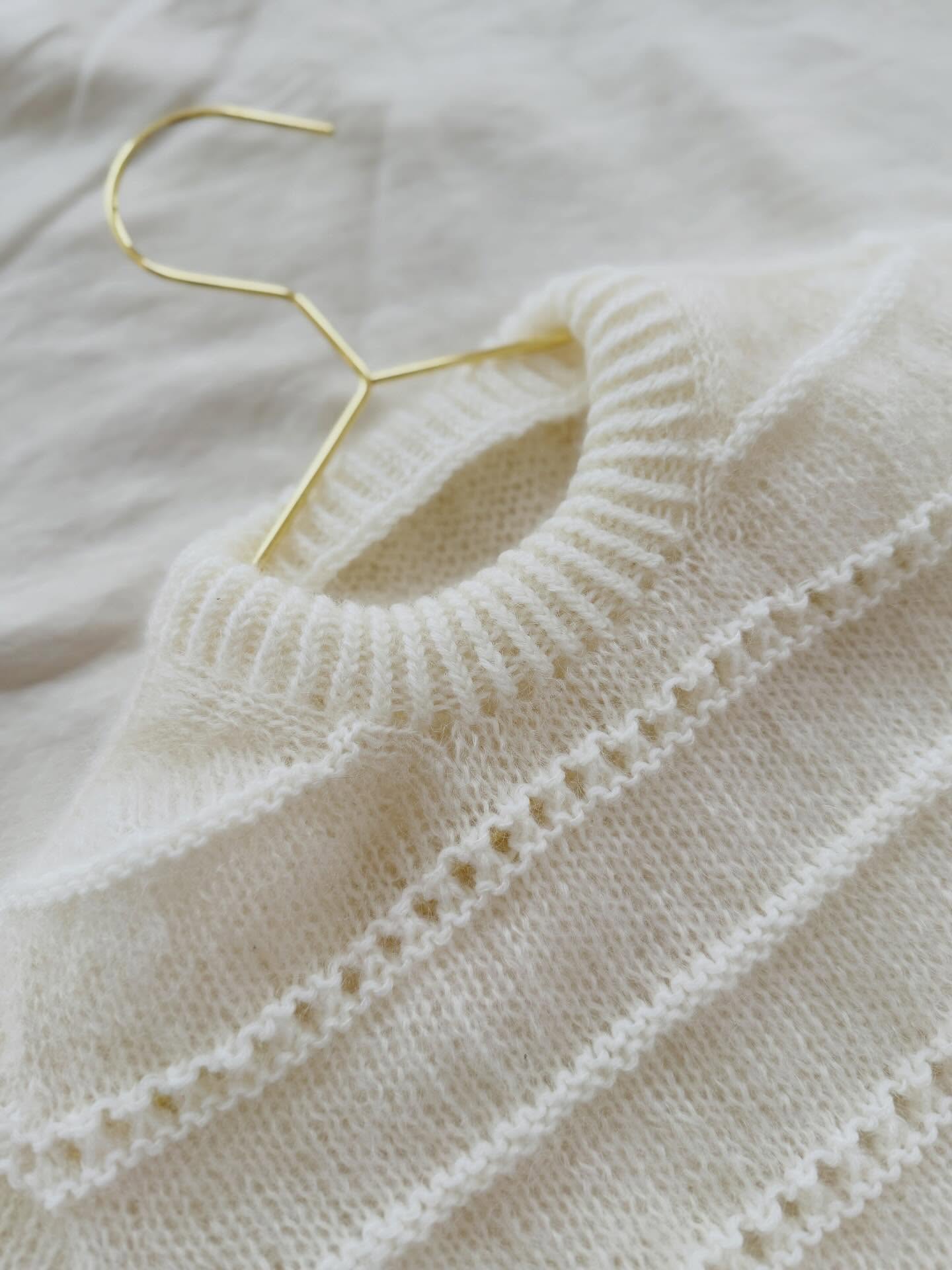 It’s all about the details 🥰
.
Thank you for your love for this design! The pattern will be ready in mid April - a perfect spring and summer project ❤️
.
.
.
Pattern in progress by me: #ronisweater
.
Yarn: Tilia and Arwetta both in the shade Snowwhite by @filcolana
.
Advertising
.
#knitting #knittingaddict #stricken #strickenmachtglücklich