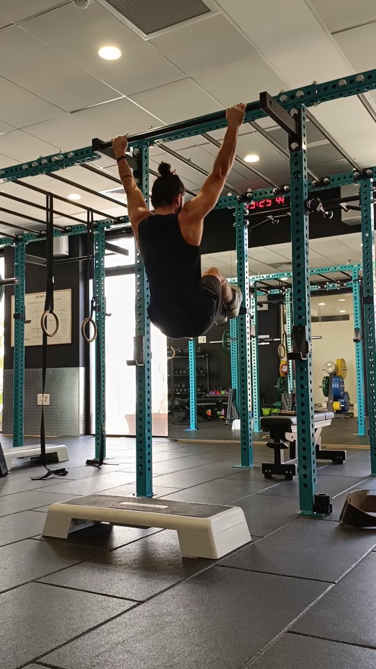 Air work
#calisthenics #archerpullups #bodyweight #workout #mobility #pullups
