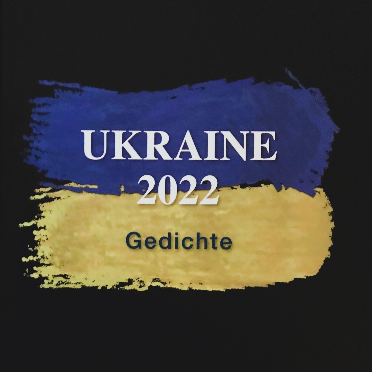 SOLIDARITÄTS-DICHTERLESUNG "UKRAINE 2022" (25.02., 18:30, GESUNDBRUNNEN-CENTER)
Zum anstehenden vierten Jahrestag des Angriffs auf die Ukraine gibt es am 25.02. um 18:30 im Outlet der "Ukraine-Hilfe Berlin e.V." (Gesundbrunnen-Center, 1. Stock, neben dem Rewe-Supermarkt) eine zweite Lesung von Niko Rollmanns Gedichten zum Thema.
Die Texte beschreiben den Krieg aus verschiedenen Blickwinkeln; seit Anfang der Invasion sind insgesamt etwa 70 Gedichte entstanden. Eine Auswahl davon wurden in dem Band "Ukraine 2022" veröffentlicht (alle Gewinne aus dem Verkauf gehen an das Ukraine-Unterstützungsprogramm des DRK).
Wir würden uns freuen, wenn Sie Zeit und Lust hätten, zu kommen!
Als Eintritt wird vor Ort eine Spende für die Ukraine-Hilfe erbeten.
Wenn Sie dabei sein möchten, wäre eine Anmeldung per Mail erforderlich: events@ukraine-hilfe-berlin.de
#amalberlinukraine #ukraine # #blaugelbeskreuz #blaugelbeskreuzukraine
