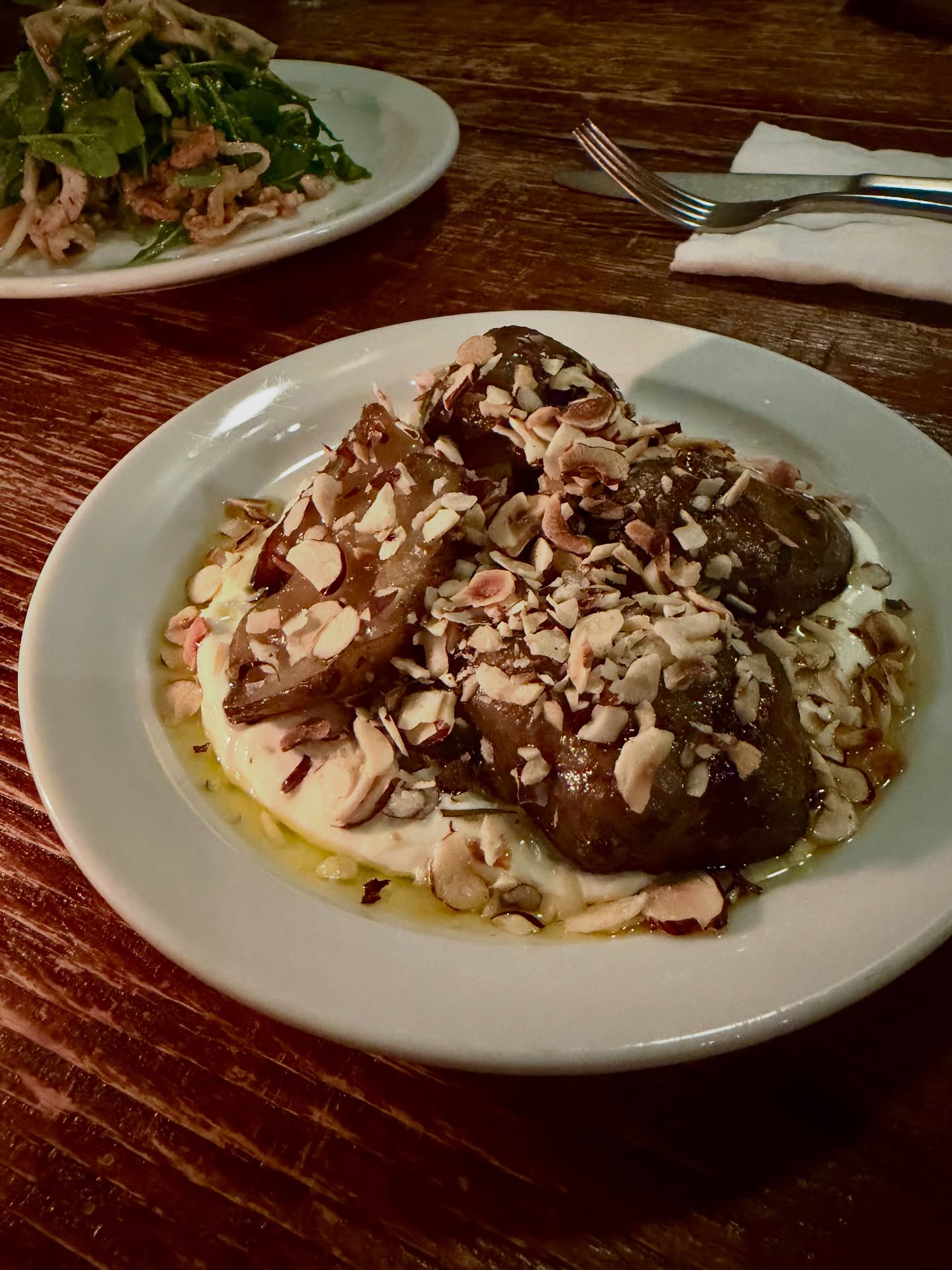 Jerusalem artichokes, salted yoghurt, honey & hazelnuts
Another @henryfreestone classic on the menu for one more week!