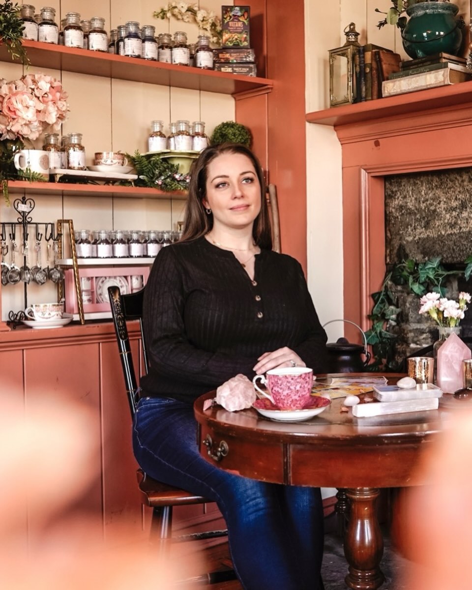 ✨🌷 Merry Meet Janna, our newest Holistic Tarot Practitioner at Tea & Tarot. With 15 years of experience in the medical field and a heart deeply devoted to caregivers and mothers, Janna offers nurturing tarot readings designed to help you feel supported, grounded, and gently guided. Her work is especially meaningful for those who spend their days holding space for others and are ready to return to themselves. 🌷✨
Holistic tarot offers reflection, healing, and empowerment. It weaves intuitive insight with practical guidance so you can move through life’s cycles with clarity and compassion. In Janna’s hands, tarot becomes a gentle mirror and a steady anchor.
Janna’s journey into tarot allowed for her to rediscovered her inner wisdom and sense of self, and as she stepped into motherhood, the sacred connection deepened. Her sessions, including Journey from Maiden to Mother and Healing the Healer, are devoted to replenishing those who feel burned out, unseen, or overwhelmed. She creates a space where you are the one being held.
✨🪴 If you hear the call from your soul longing to feel centered, restored, and more deeply connected, we invite you to sit with Janna. This is your sign to take time for yourself and refill your cups. 🍵✨
#TeaAndTarot #HolisticHealing #Tarot #Connecticut #TeaRoom