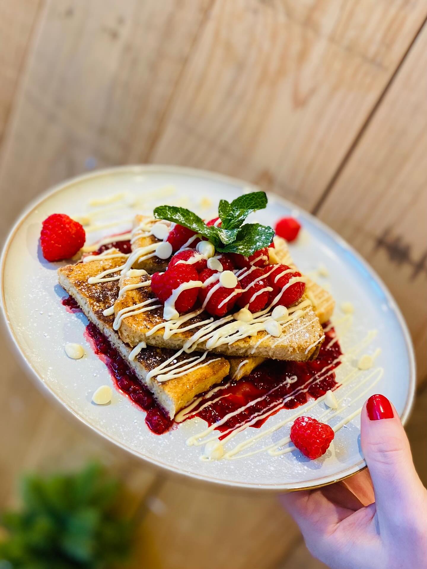 Organise your breakfast date for this weekend āļø
Homemade French toast from the talented @23rdstreetfoodco served with raspberry jam, fresh raspberries, white chocolate pieces and white chocolate drizzle š«¶
Open from 8:30am Saturday & Sunday š