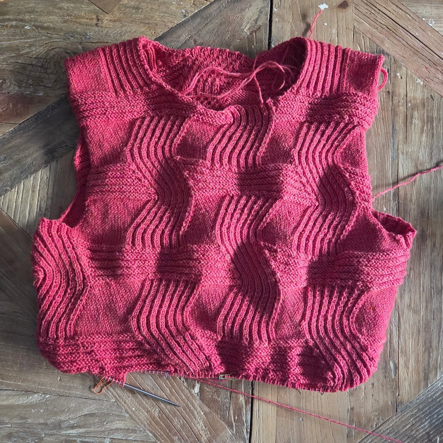 I'm loving how the texture just pops out of the vest 🤩
This design is slowly taking shape, and I can't wait to block it, let the fabric relax, and see all the waves moving up and down the vest 🌊
This is a collaboration with @fruityknitting - I have the honor to work with their new yarn, in the gorgeous color Lillypilly. It's pink from far, but has a lot of depth, showing oranges, reds and yellows in the fabric when you have a closer look. It's gorgeous 😍 ❤️
If you want to test it soon, send me a DM, or register on my knitofthedragon.com website to get the call bt email 📧📣
.
.
.
#knittingvest #knittingtexture #knitweardesign #fruityknittingyarn #knitofthedragon