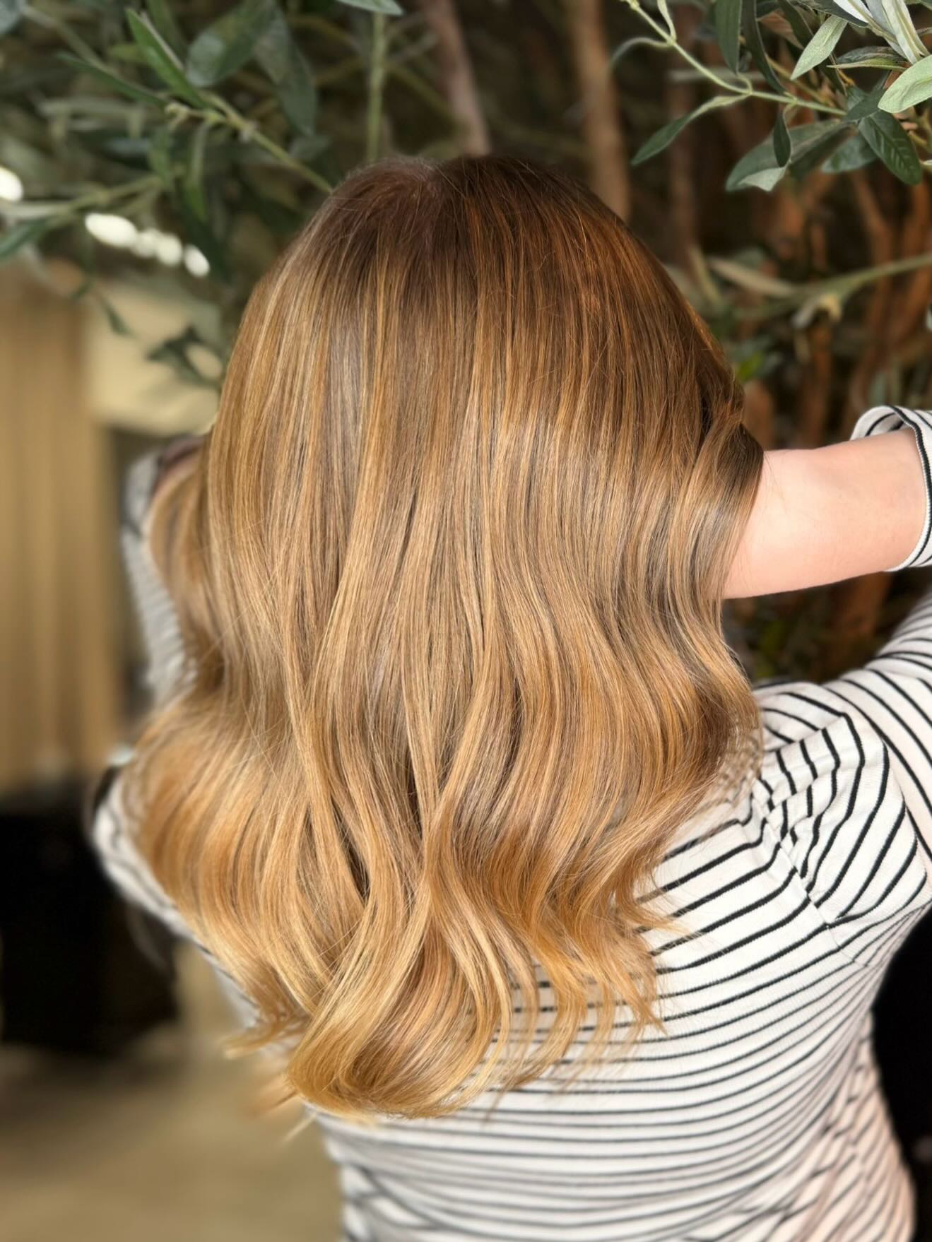 It’s giving glow up 🤩
#balayage #creamyblonde #vanillahair #blond #people