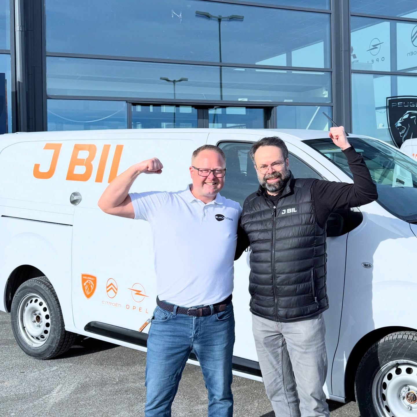 J BIL 👈🏻
Nu har även @jbil_lund i Lund fått Blackstone-lås installerat på sin demobil 🔒🚐
J Bil erbjuder ett starkt utbud av skåpbilar från Peugeot, Citroën och Opel – varumärken som står för kvalitet, funktionalitet och driftsäkerhet.
Bolaget är helägt av Wismo Group, som är generalagent i Norden för de fabrikaten och många fler 😎
Ett extra stort tack till Tony Engström för ett gott samarbete!
Vi ser fram emot att fortsätta stärka säkerheten tillsammans 🤝
Blackstone lås // Vad annars 😎