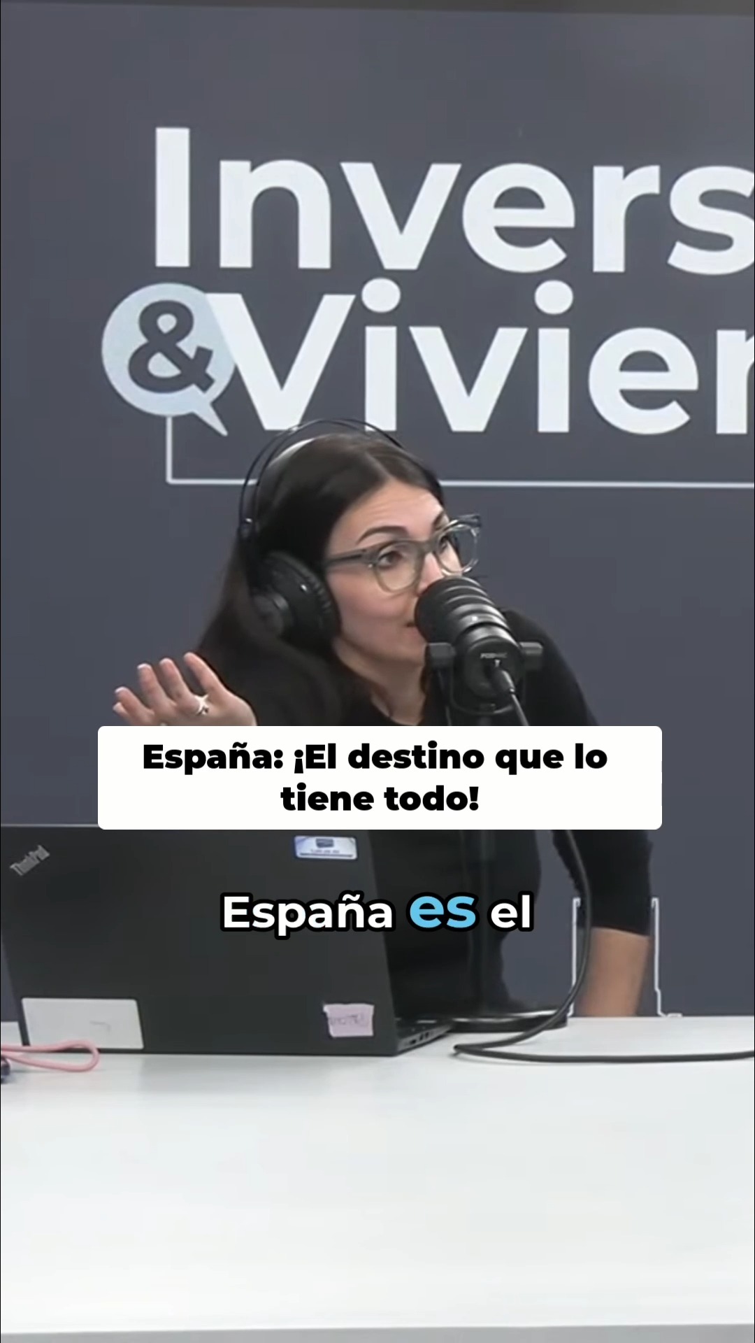 España: El destino donde todos quieren estar ☀️🏠"
Descripción:
¿Por qué todo el mundo quiere comprar en España? No es casualidad. 📈
En este clip analizamos los tres pilares que hacen de nuestro país un imán para la inversión:
1️⃣ Precios competitivos: Más asequibles que en el resto de Europa.
2️⃣ Calidad de vida: Un estilo de vida único.
3️⃣ Seguridad: Un factor clave para quienes buscan estabilidad.
Los datos hablan: ¡un 5% más de interés que el año pasado! 🚀
Y tú, ¿invertirías en España ahora mismo o prefieres otros mercados? 🌍✨
#vivienda #españa #Invertir #CalidadDeVida #Ladrillo #Inmobiliaria #InvestInSpain #Tendencias2026