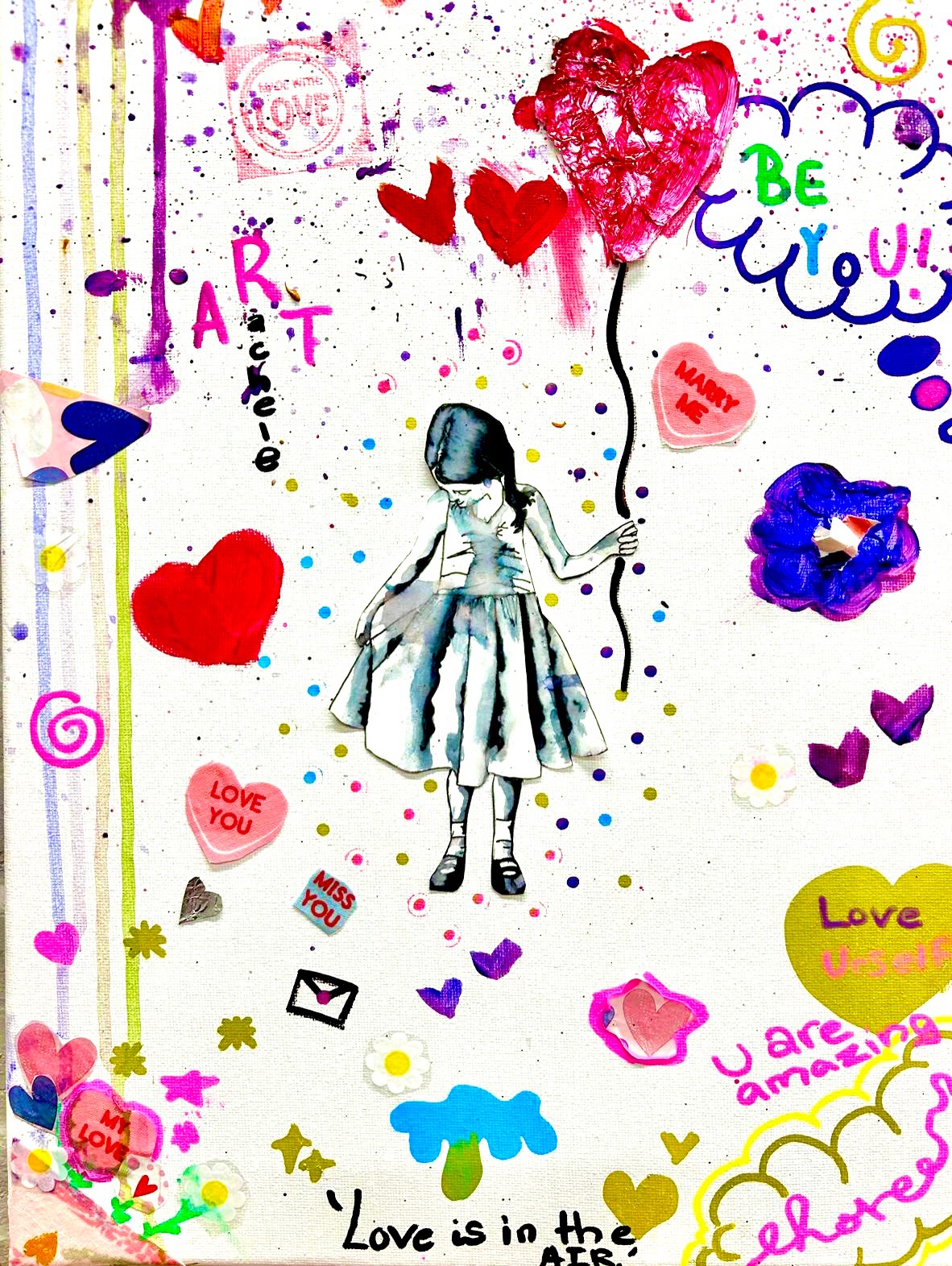 Valentine February Half-term Workshops 💘🎨
Banksy-inspired mixed media magic in the studio! We explored fabrics, foil, wrapping paper, acrylic paint & POSCA wood stamp prints — experimenting with ripping, mosaic techniques, splatters & dripping effects. Fine liner + water techniques created beautiful tonal variations and layered collage textures. The creativity was AMAZING! ✨
Plus our acrylic Valentine giraffes 🦒💕 — colour mixing, blending, polka dot patterns & sponge techniques. Loving these bold colours and playful patterns 🎨🔥
#Enfield #Londonart #artist #thingstodoinlondon #kidsart