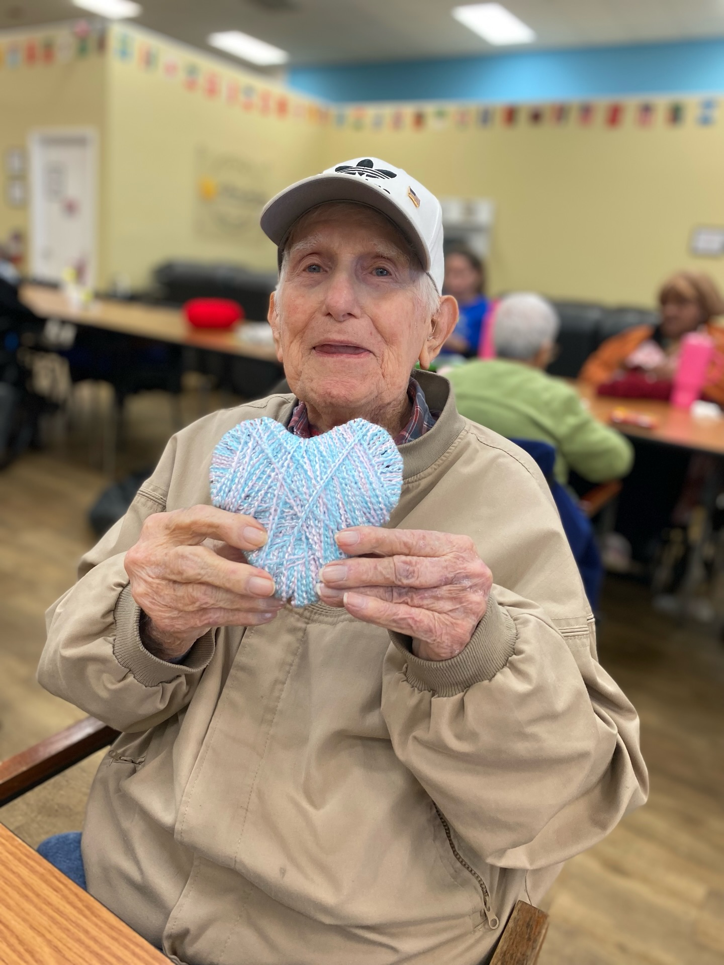 Arts and crafts that nurture the soul 🎨
Creative activities help improve focus, creativity, and emotional well-being.
Here, they find a space to express themselves, connect, and enjoy every moment ❤️
📞 Call us today: 561-965-6980
Schedule a free tour and discover our activities.
#AdultCare #SeniorActivities #ArtsAndCrafts #Wellness #ActiveAging APlaceForYou
Manualidades que nutren el alma 🎨
Las actividades creativas ayudan a mejorar la concentración, la creatividad y el bienestar emocional.
Aquí ellos encuentran un espacio para expresarse, compartir y disfrutar cada momento ❤️
📞 Llámanos hoy: 561-965-6980
Agenda un tour sin costo y conoce nuestras actividades.
AdultCare ActividadesParaAdultos Manualidades Bienestar EnvejecimientoActivo APlaceForYou