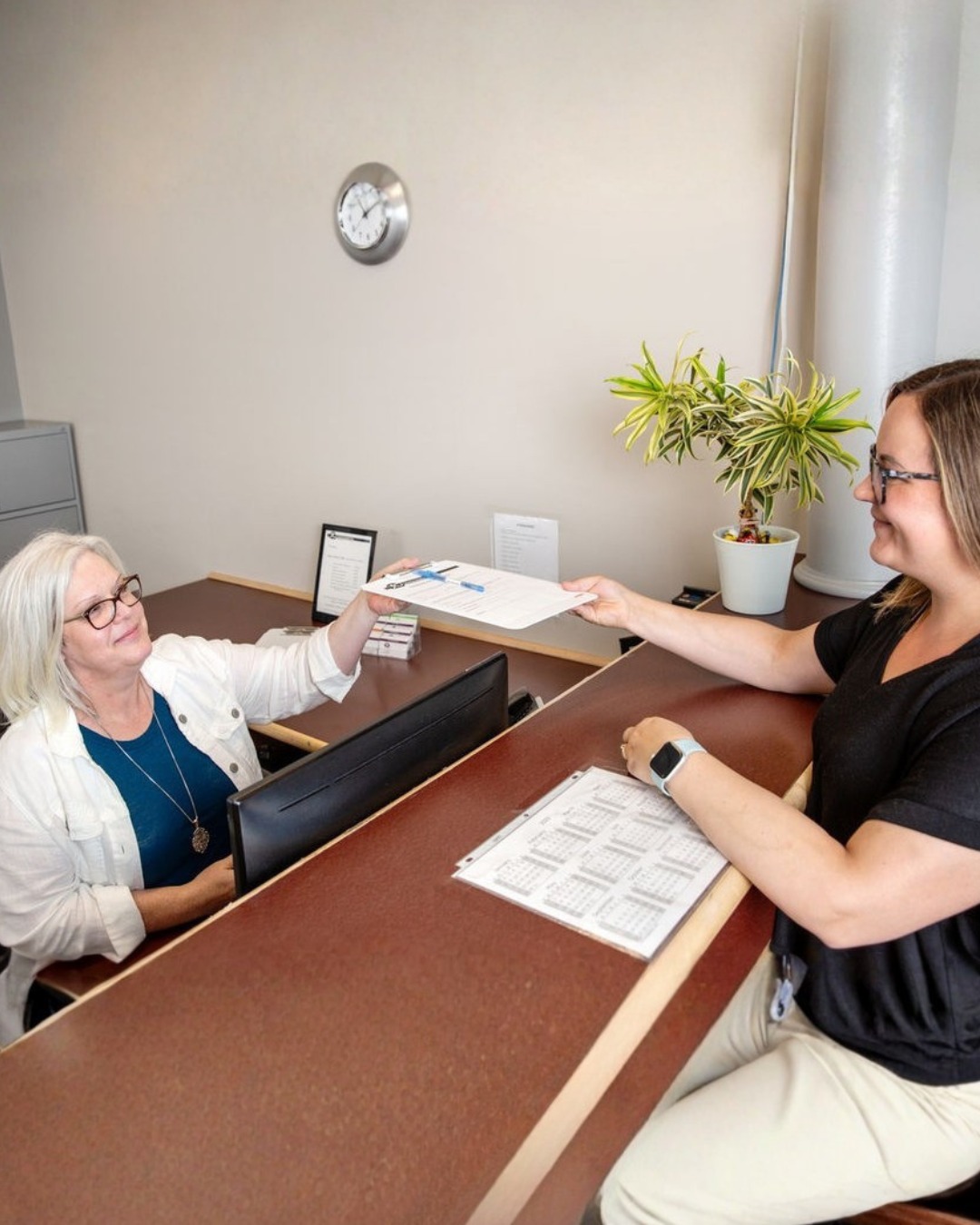 "Can my physio order x-rays?"
In some cases, physiotherapists can request imaging such as X-rays, MRI, or MSK ultrasound to help guide treatment decisions. While a thorough assessment often provides the information we need, imaging may be recommended if there’s concern about things like fractures, joint issues, or soft tissue injuries or if results would change your treatment plan.
While only physiotherapists with additional certification can order imaging, at South Edmonton Physical Therapy & Sport Rehab, our team-based approach ensures you’ll be supported if imaging is needed.
📍 Book online or call 780-438-0001 to get started at South Edmonton Physical Therapy & Sport Rehab.