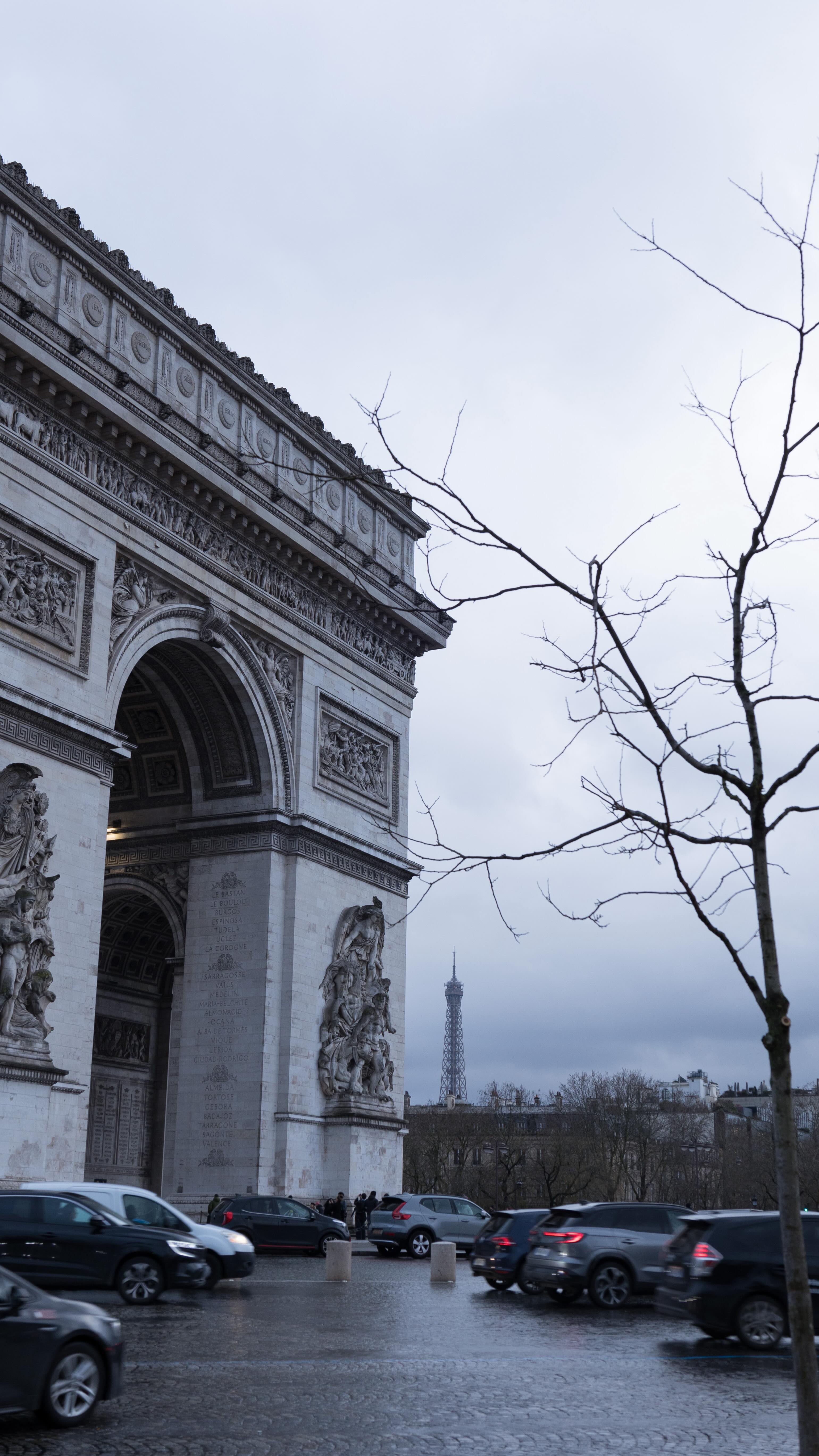 ✨Nouveau | Greffe de cheveux à Paris : intervention encadrée + suivi (J+1)
Greffe de cheveux réalisée dans une clinique partenaire a Paris avec un protocole encadré par le médecin.
Dans cette vidéo, découvrez les principales étapes : rasage, traçage, prélèvement et implantation des greffons.
Analyse capillaire gratuite sur photos.
Contact : WhatsApp / site internet.
Techniques : FUE Saphir, DHI (Choi Pen)
Localisation : Paris et Istanbul
📩 Analyse capillaire gratuite sur photos
📍 Paris (France)
🧑🏻⚕️Plan de greffe validé par le médecin le jour de l’intervention
✅ Suivi : contrôle + premier lavage (J+1)
#greffedecheveux #greffecapillaire #paris