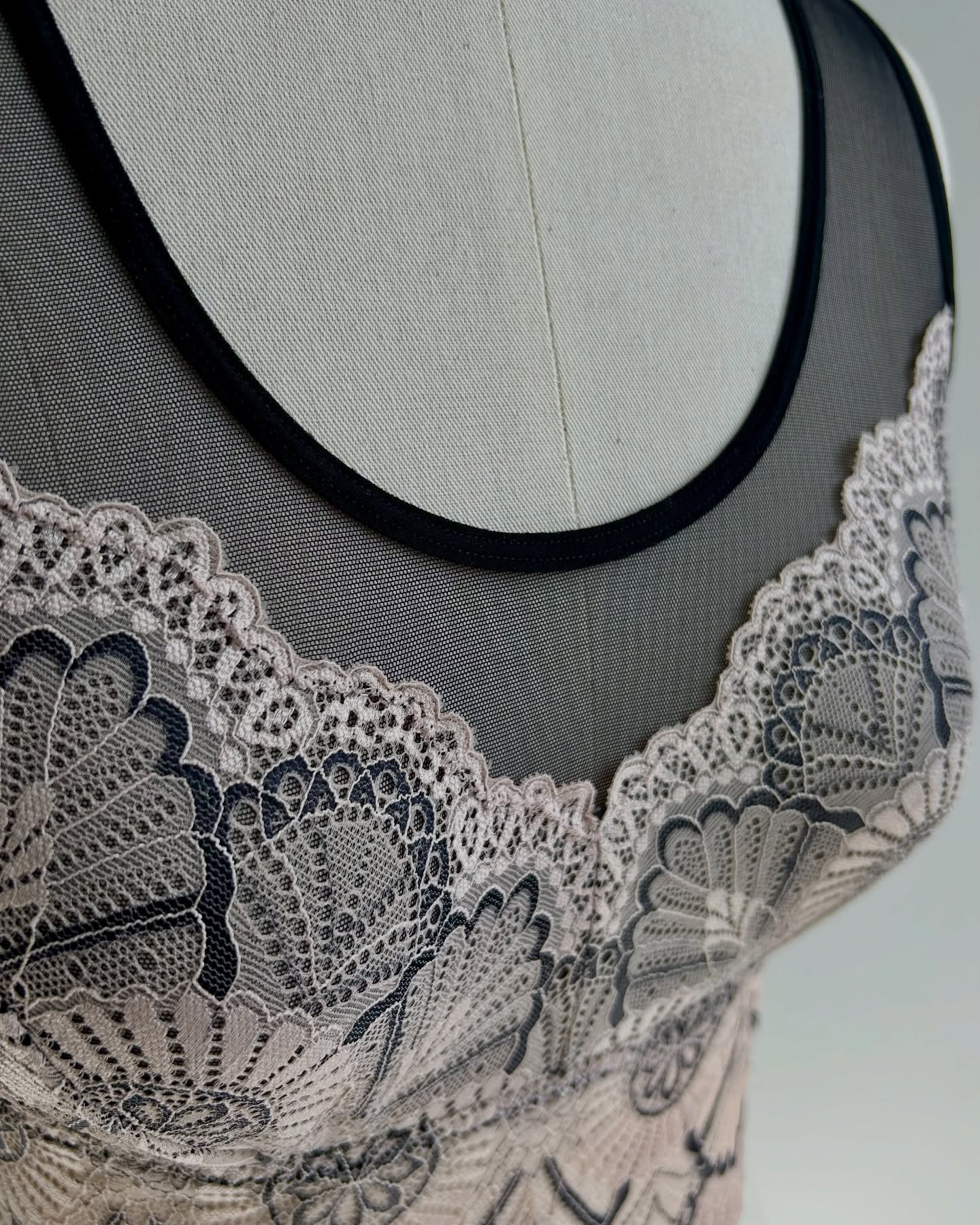 Meet the Violet Bralette Pattern ✨
I designed Violet wanting something that didn’t feel limited to lingerie. I wanted a bralette that could work under clothing, but also be styled as part of the outfit.
This bralette is made with stretch lace and mesh and includes a sheer detail at the neckline. It features a V-shaped back opening finished with the scalloped edge of the lace, which is one of my favorite details in the design 💕
The cups can be constructed in different ways without changing the overall design. You can keep them sheer with mesh lining, go for a non-sheer lining, or add an extra layer with a cup pocket if you like the option of removable cups.
I want to say a big thank you to the testers who helped refine the pattern and bring this design to life 💕💕💕
And now you can make your own Violet ✂️🧵🪡
The pattern is available as a PDF in sizes XS to 3XL.
#sewingpattern