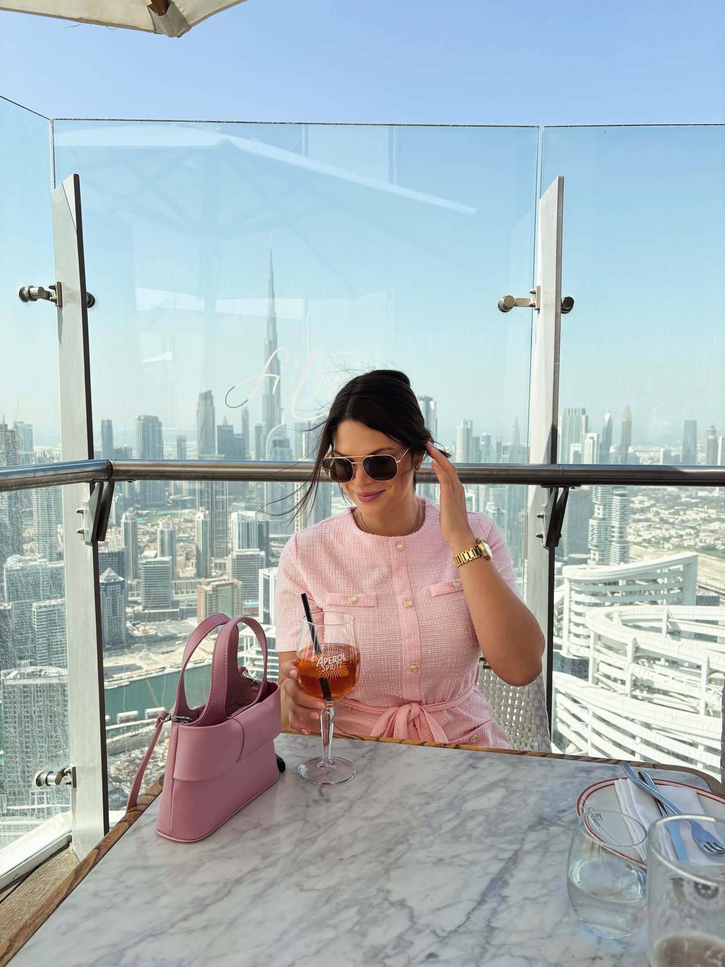 Just a little trip to take the edge off 🤏🏼🧡
#dubai #travel #travelgram #skyline #fyp