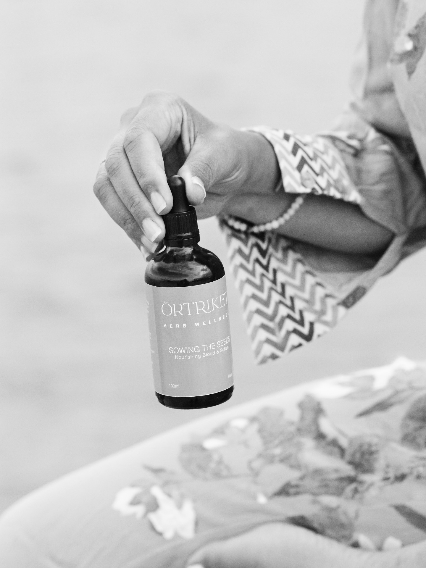This is by far our juiciest herbal tincture đŠ
And what do we mean by that? Swipe and
co founder and creator of Ărtrikets tinctures, @dr.patriciaramirez will tell you exactly why⊠đ
âą
âą
âą
#herbaltinctures #örtbehandling #örter #tcm #herbalist