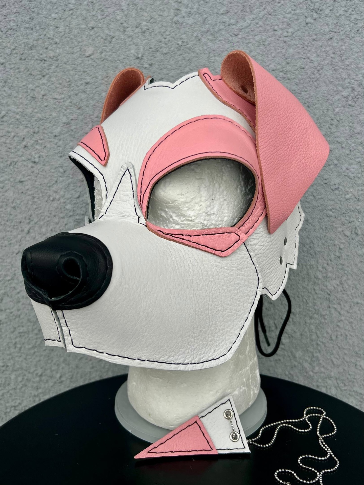 Partial Custom dog hood for Cammie! 🐶🩷
scrapyardleather.com
#scrapyardleather #scrapyardlthr #pupplay #pupgear #furryfandom