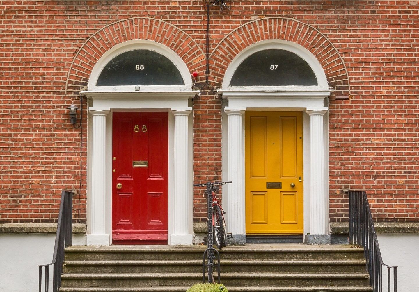 🤩 Colours of Dublin! Tag us in your Dublin photos and we'll feature them on our page. 💯
.
.
.
.
.
.
.
.
.
#hazelwoodstudentvillage #studentaccomodation #dublinhousing #housingindublin #affordabledublinhousing #dublin #dublinireland #beautifuldublin #dublinphotos