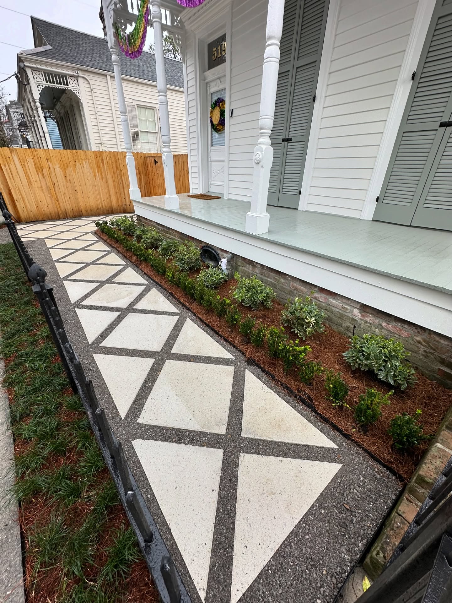 Let’s have fun and make your front walkway interesting…
CALL/TEXT CHASE (504)343-3938
#hardscaping
#hardscapes
#becreative
