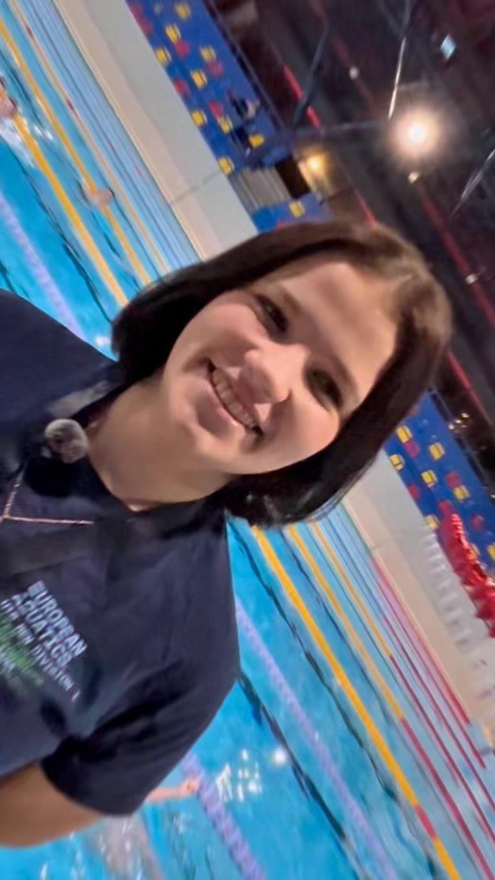 Ko vajag, lai sāktu nodarboties ar udenspolo? Cik bieži notiek treniņi un kur tie notiek?
Uz šiem jautājumiem video atbild trenere Dārta – īsi un saprotami tiem, kuri domā par pievienošanos 🤽♂️
Treniņi notiek vairākās vietās:
Rīgā – Ķīpsalā, Ziepniekkalnā, Zolitūdē, Purvciemā un Olimpiskajā centrā, kā arī Jelgavā.
Udenspolo ir pieejams un aizraujošs sporta veids bērniem – atliek tikai atnākt un pamēģināt.
Piesaki bērnu izmēģinājuma treniņam 👉 www.waterpolo.lv
#udenspolo #bērnusports #RigaSport